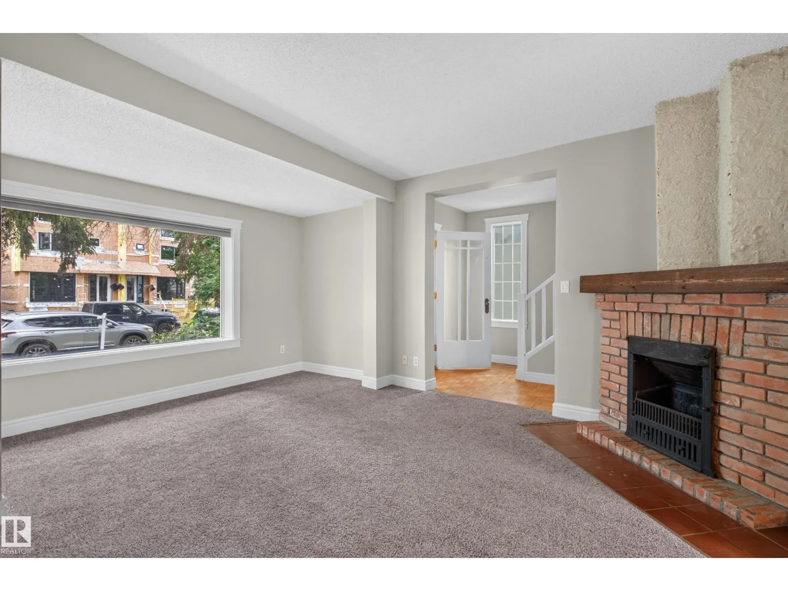 11212 75 AV NW