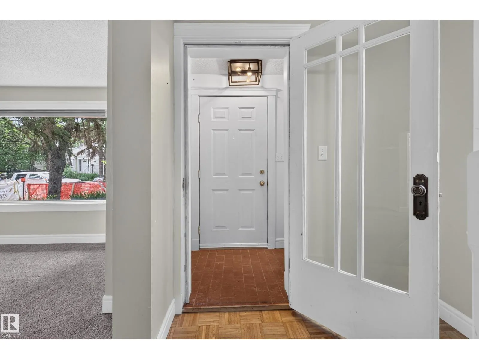11212 75 AV NW