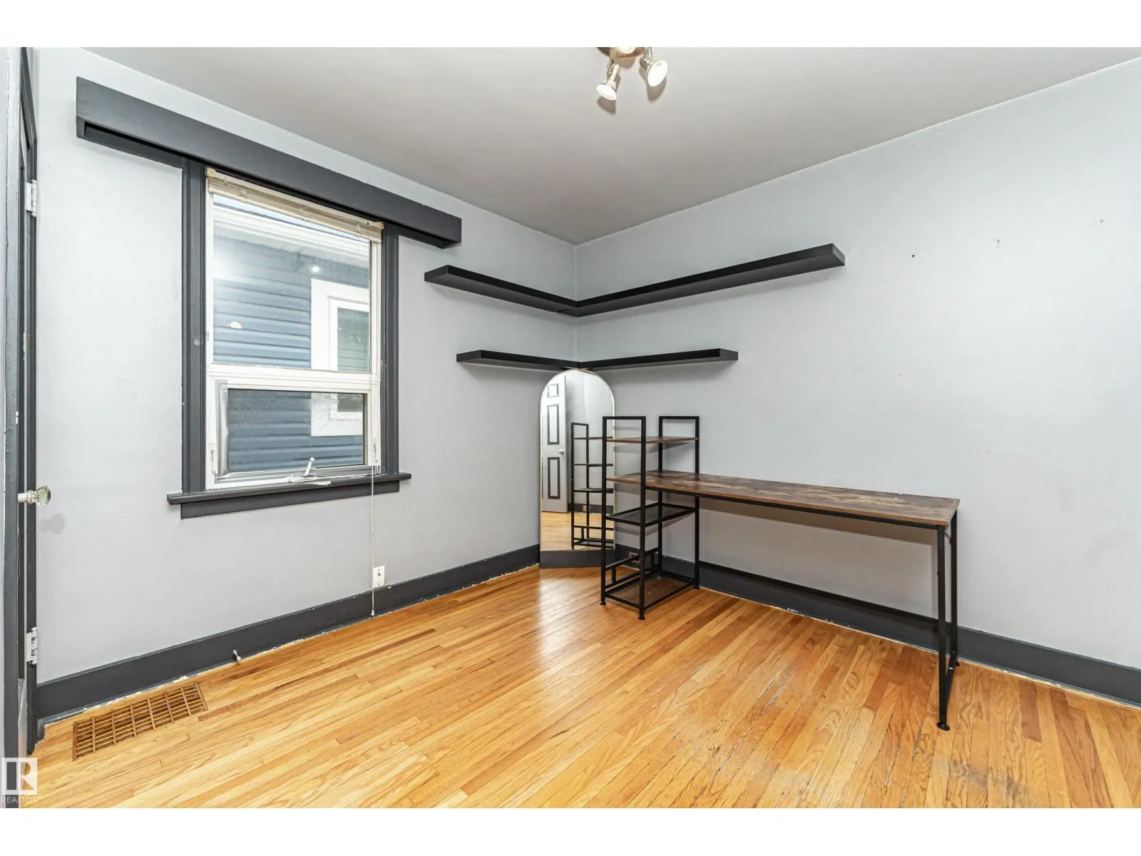 10930 80 AV NW