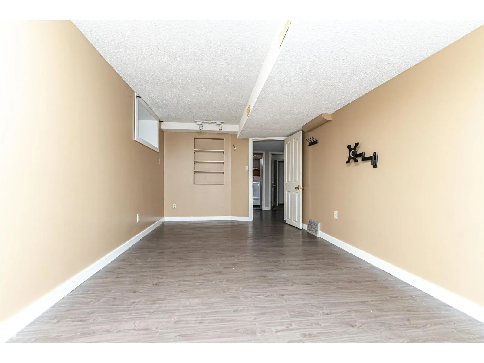 10930 80 AV NW