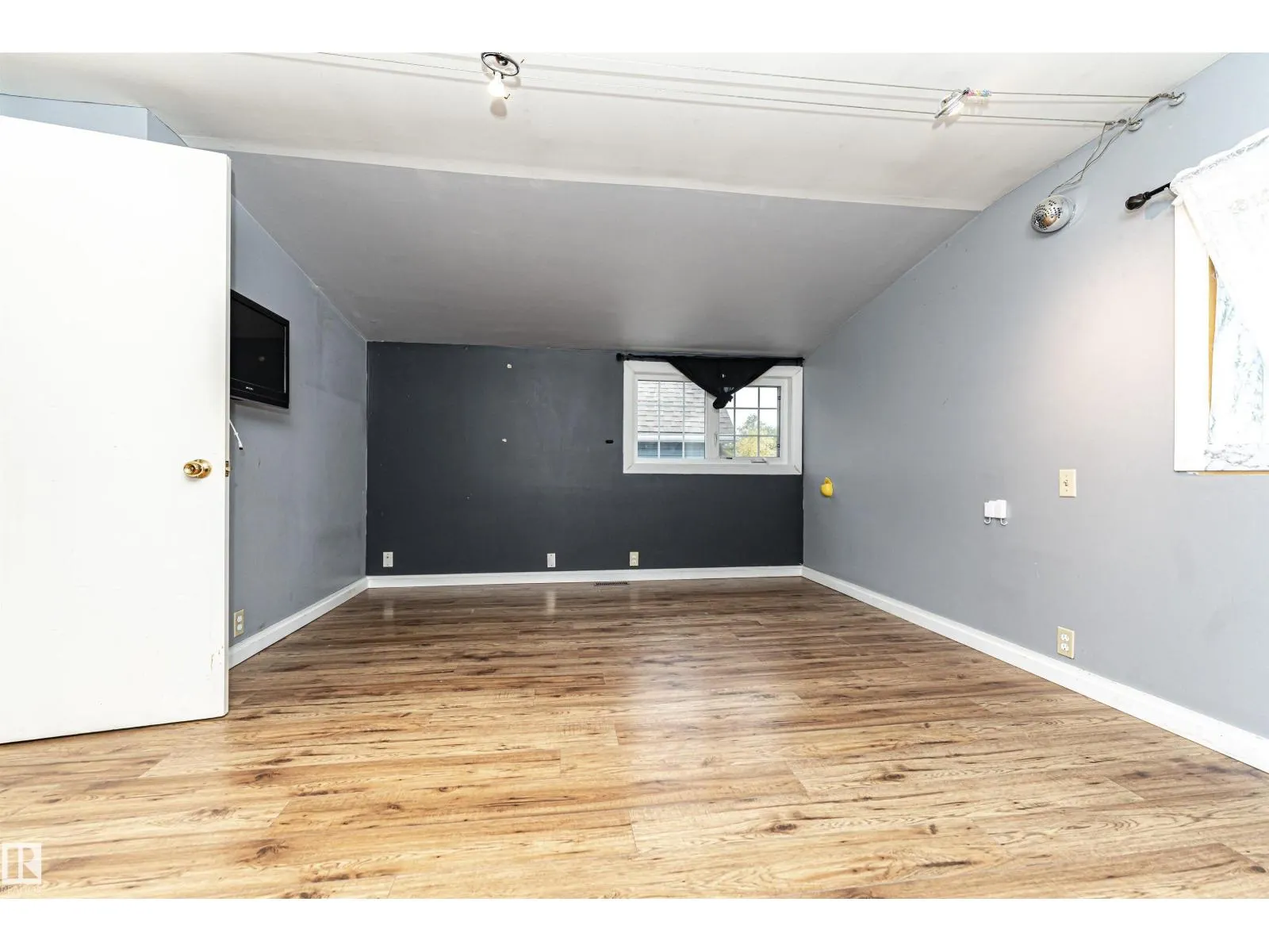 10930 80 AV NW