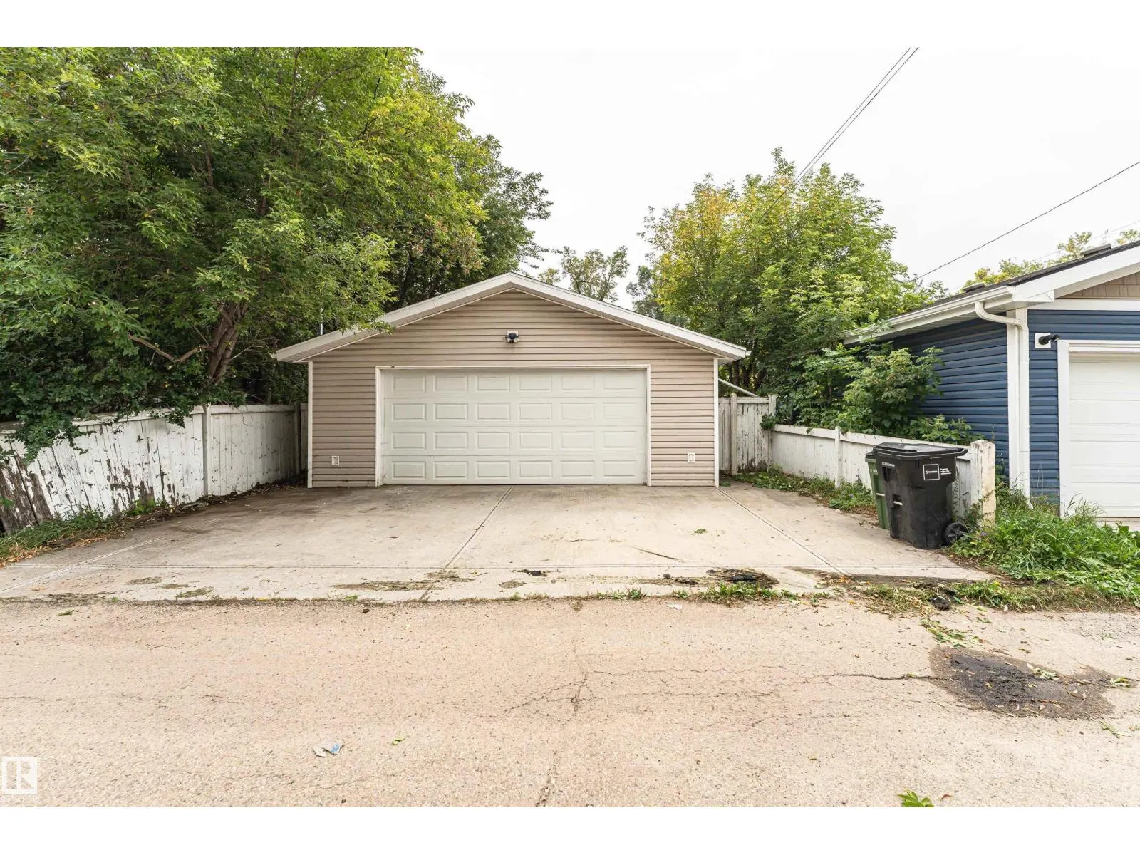 10930 80 AV NW