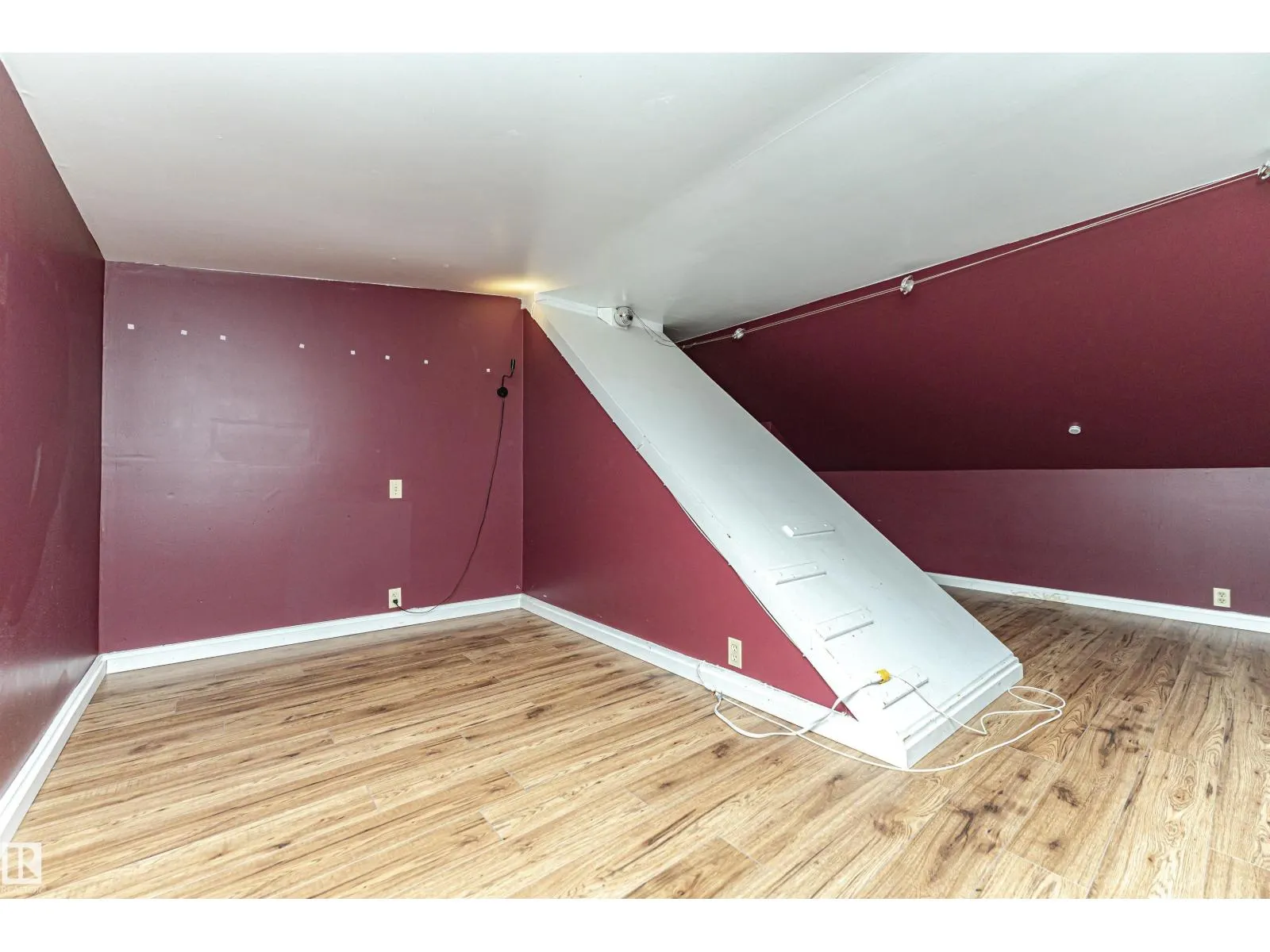 10930 80 AV NW