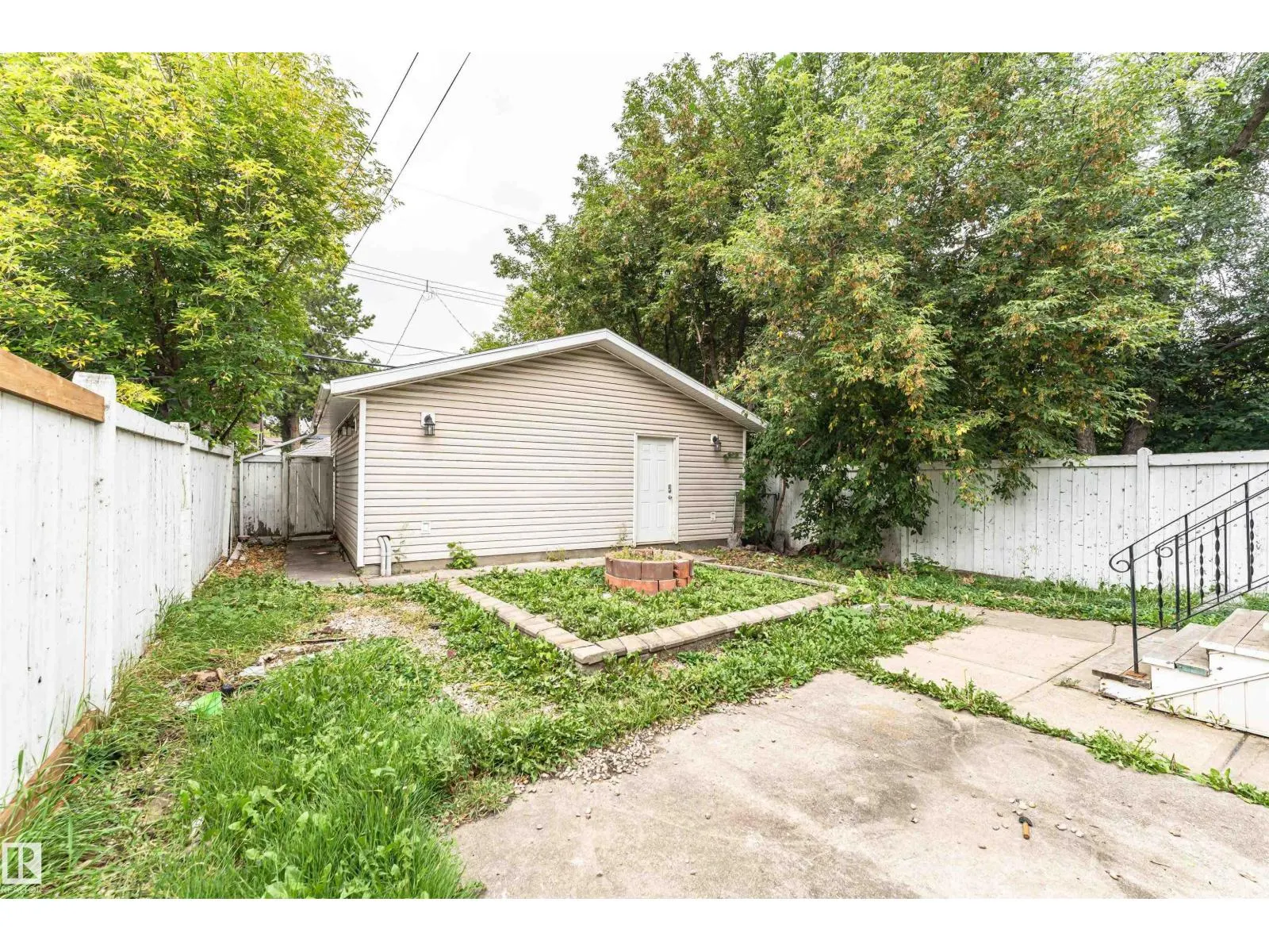 10930 80 AV NW