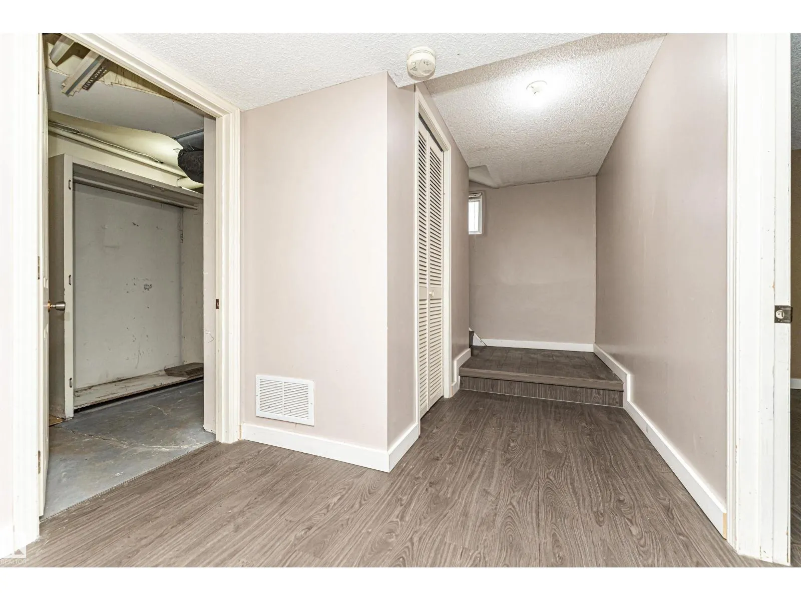 10930 80 AV NW