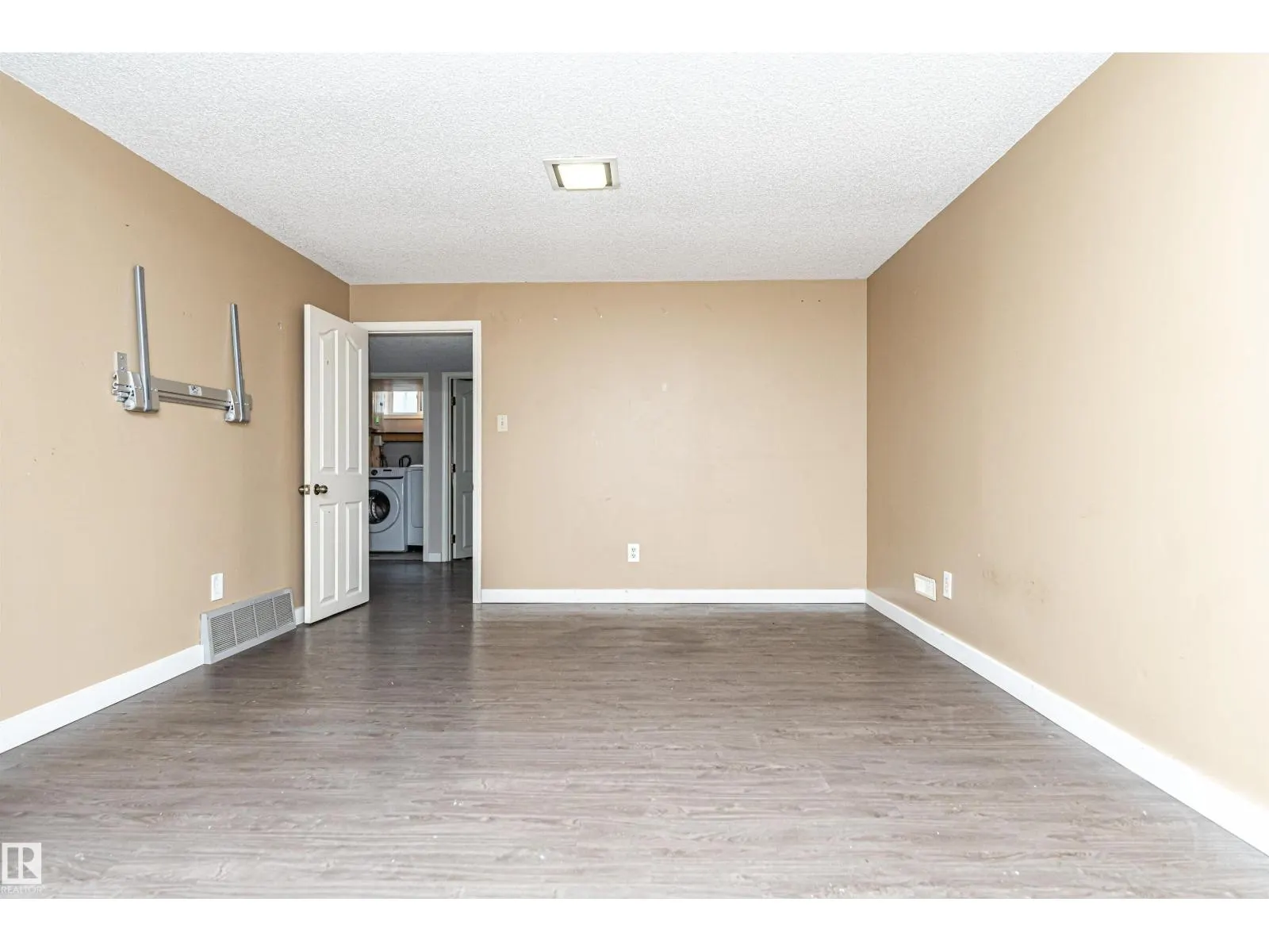 10930 80 AV NW