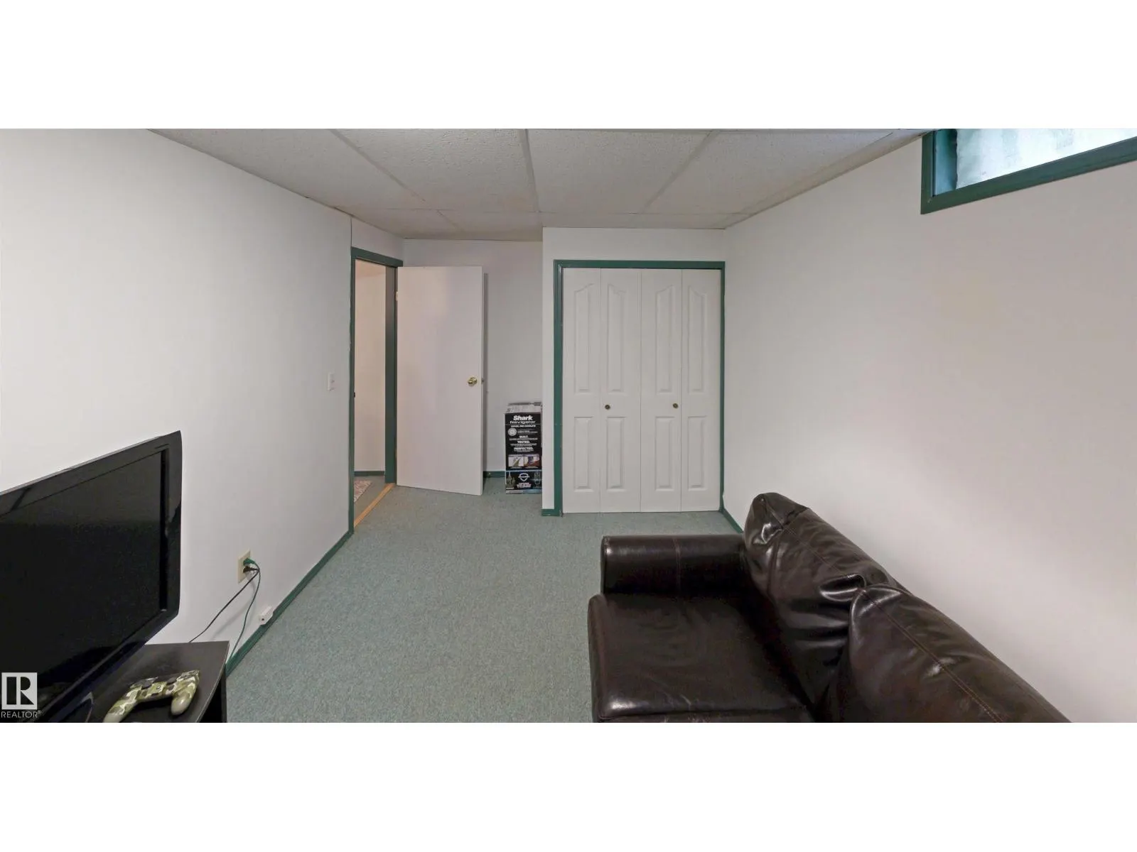 10941 81 AV NW
