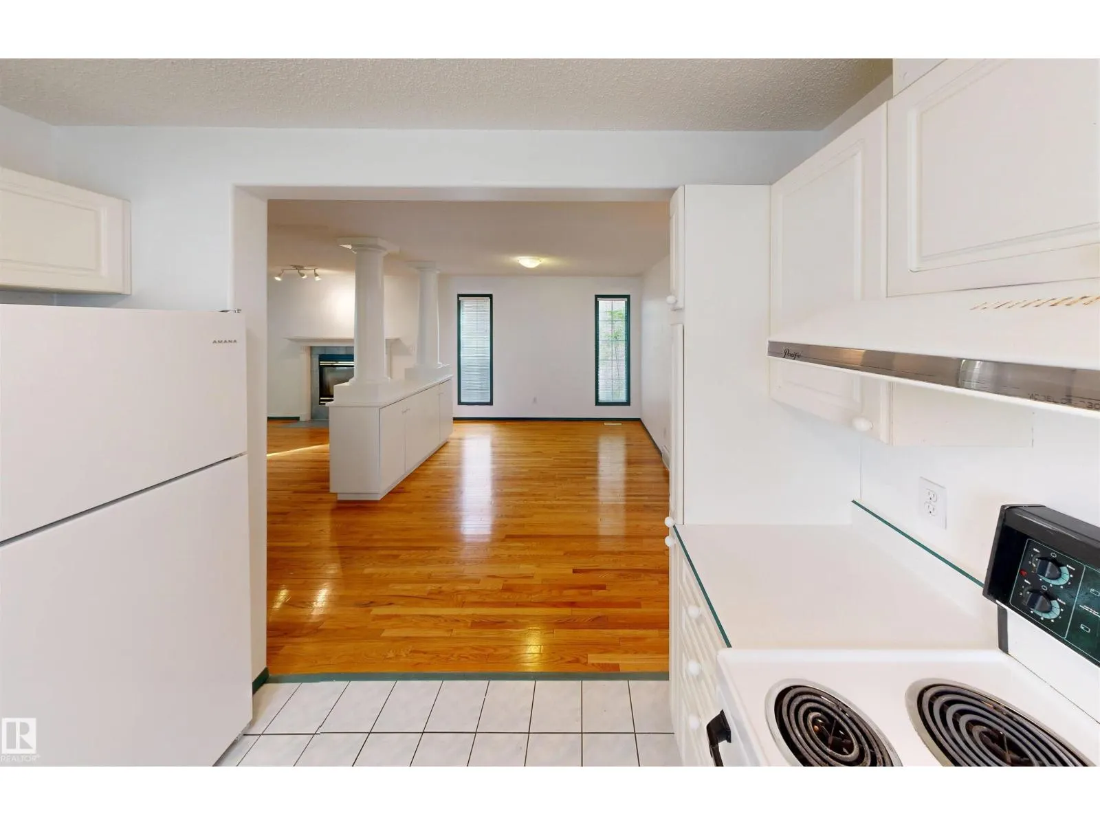 10941 81 AV NW