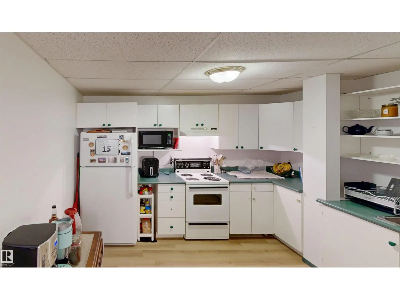 10941 81 AV NW