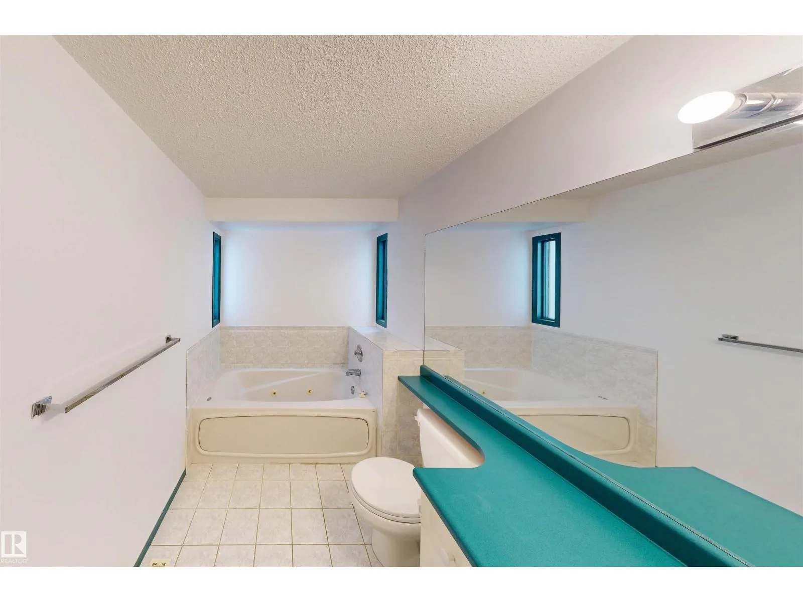 10941 81 AV NW