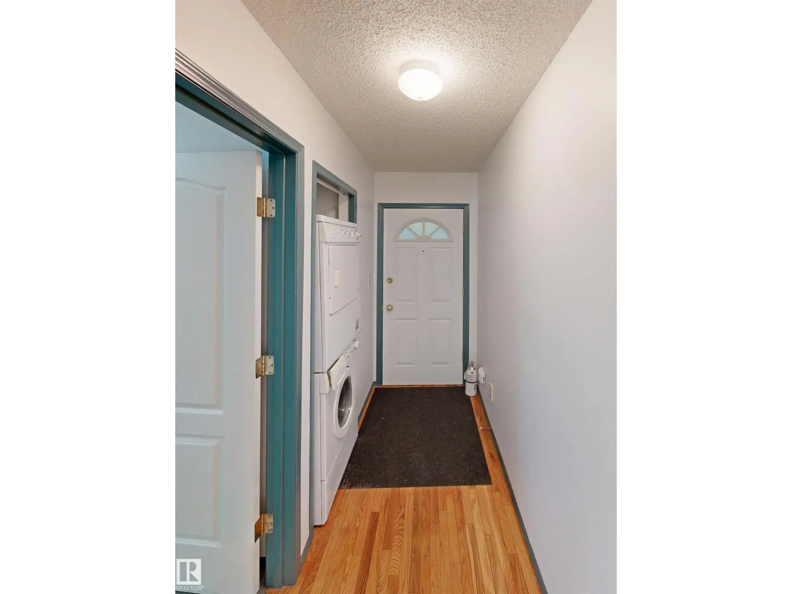 10941 81 AV NW