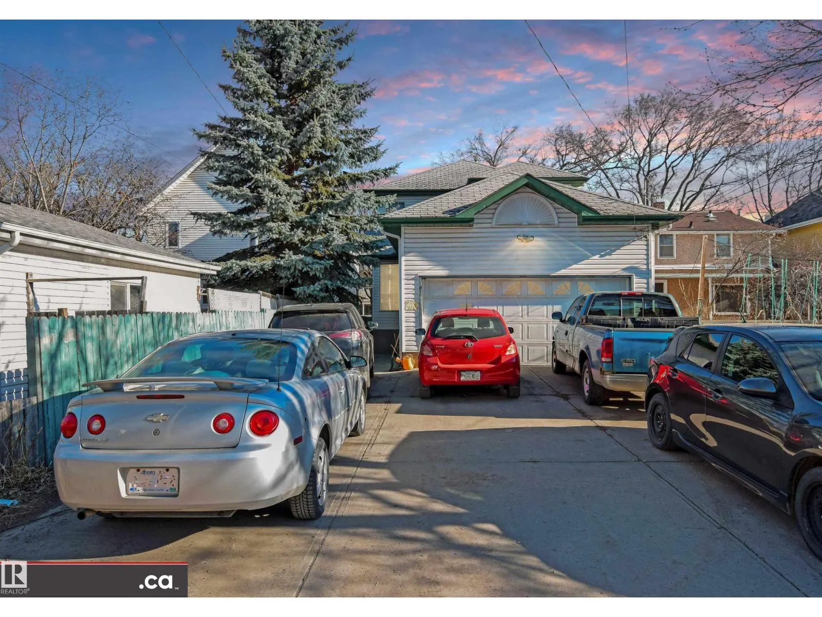10941 81 AV NW