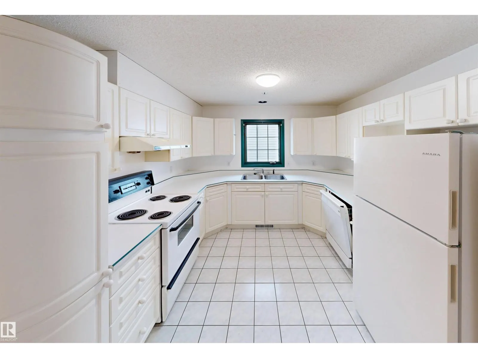 10941 81 AV NW
