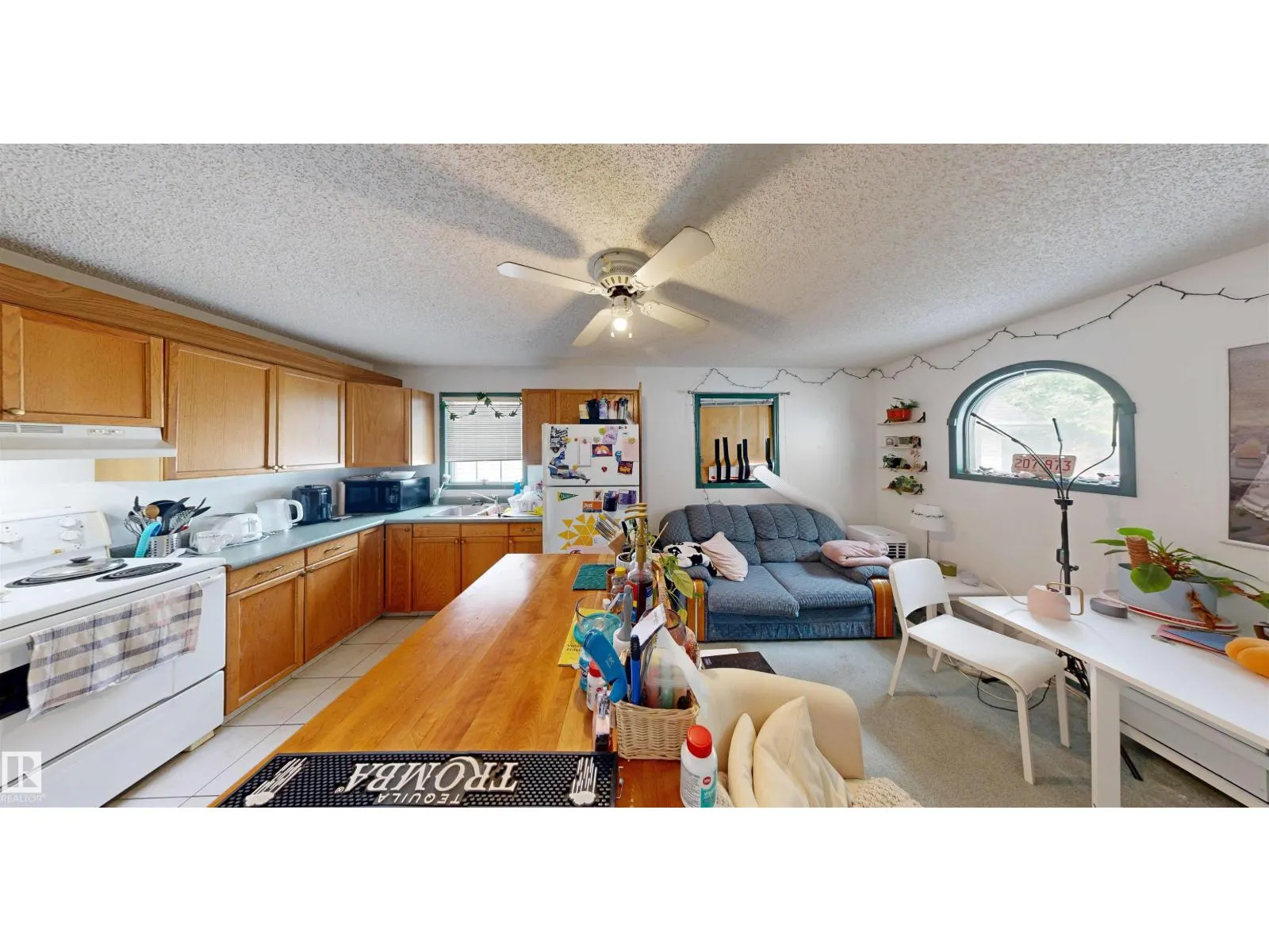 10941 81 AV NW