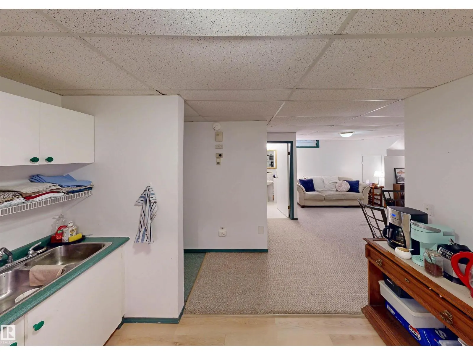 10941 81 AV NW