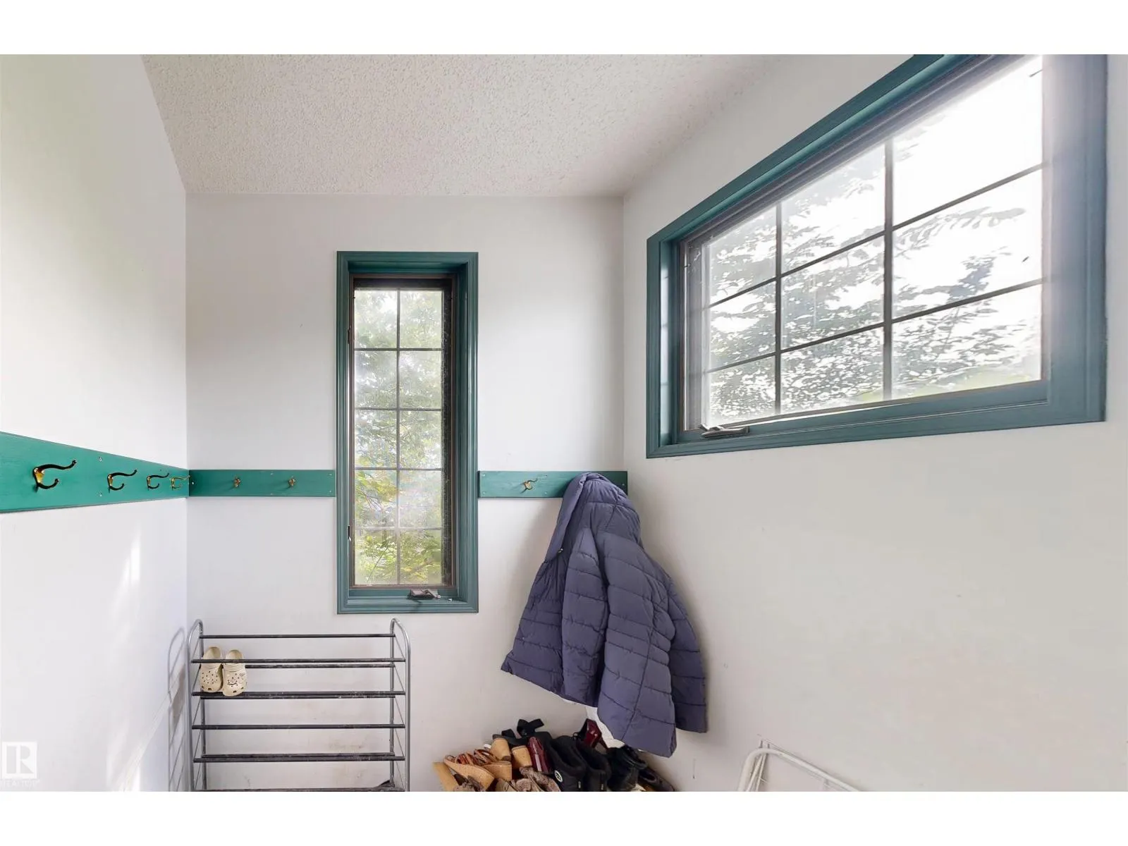 10941 81 AV NW