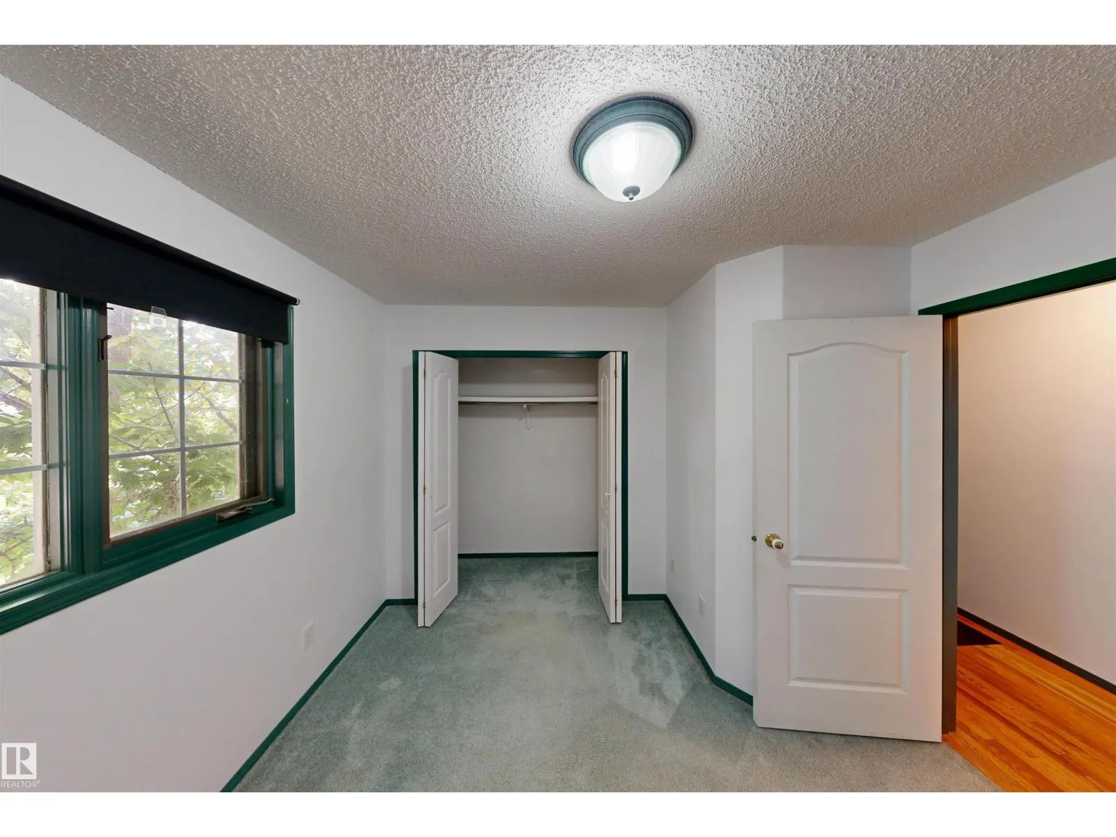 10941 81 AV NW