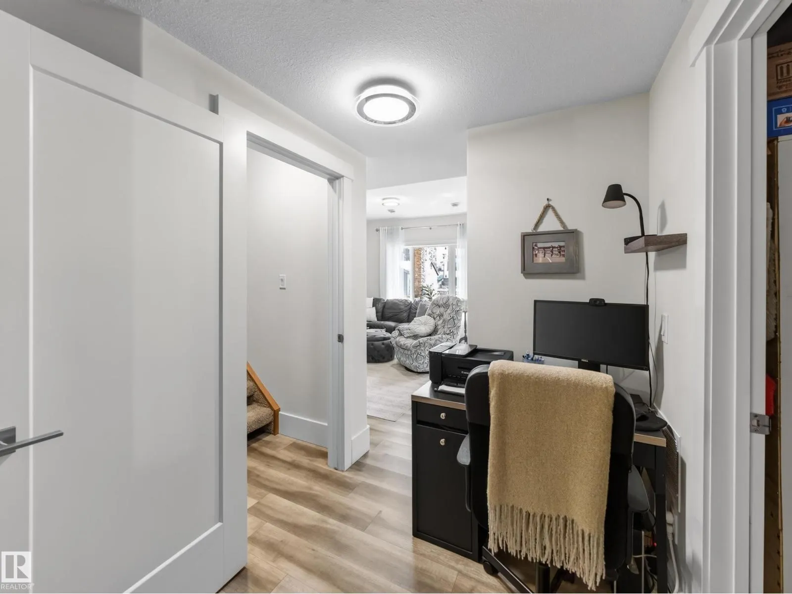 61 AMESBURY WD
