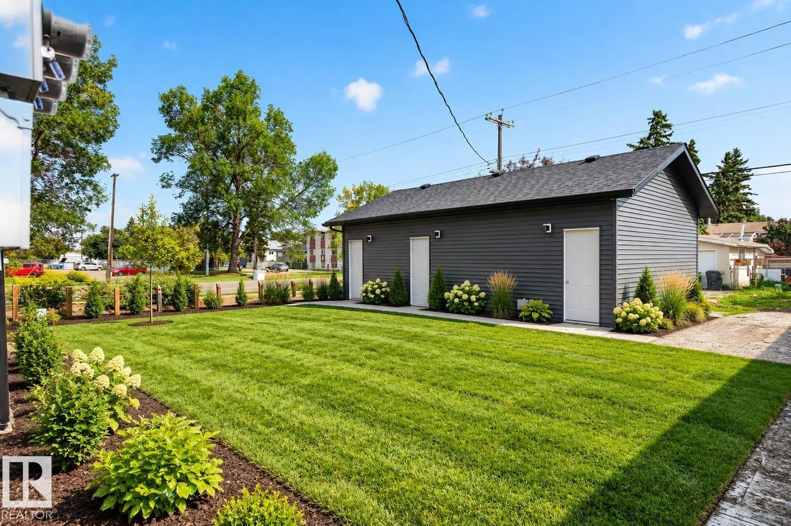 9945 154 ST NW