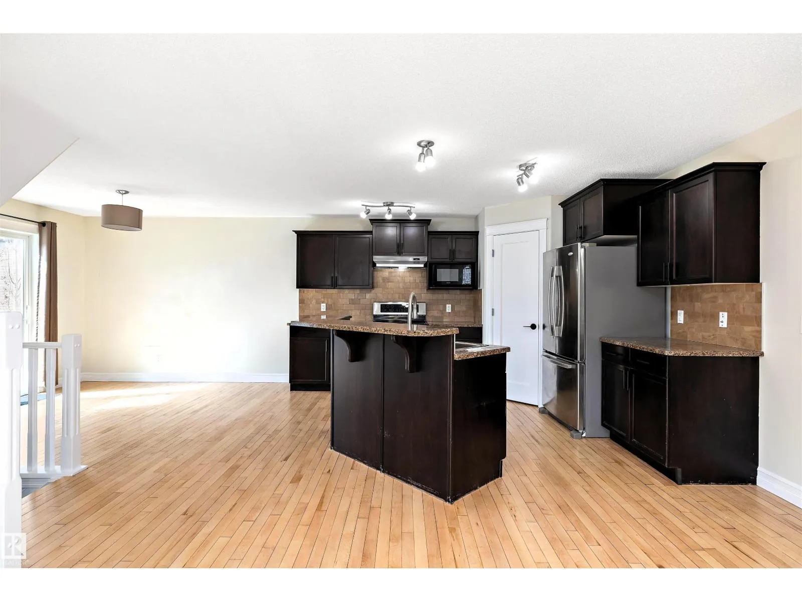 178 WOODBEND WY