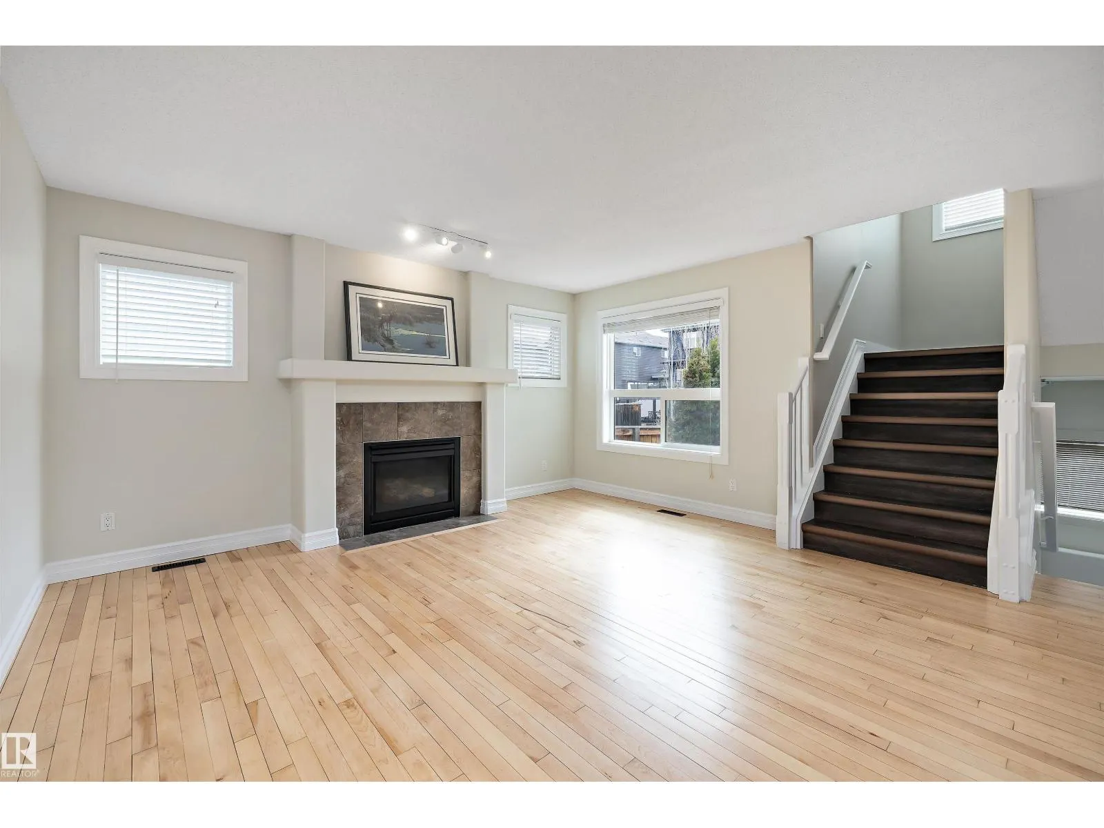 178 WOODBEND WY