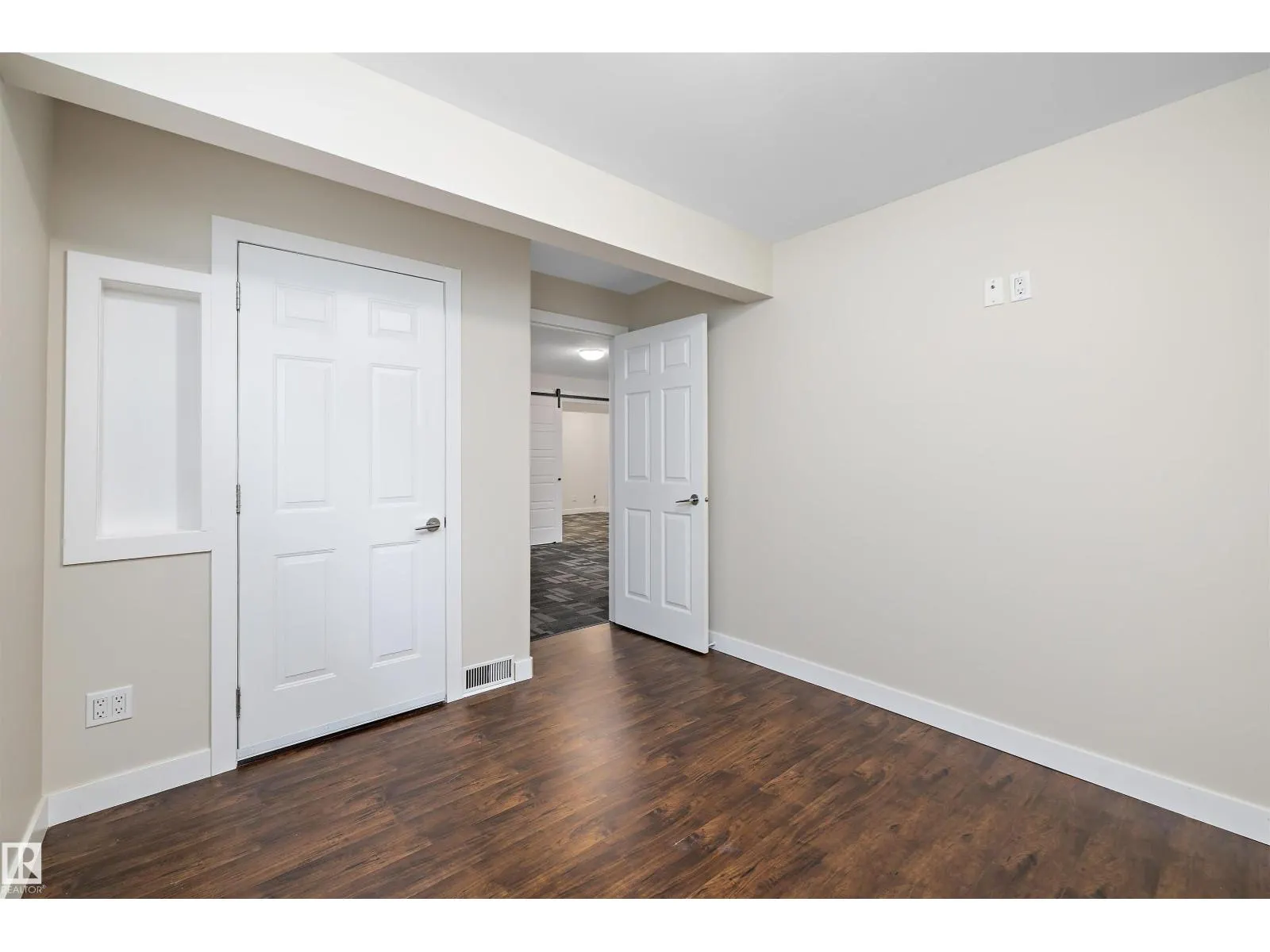 178 WOODBEND WY