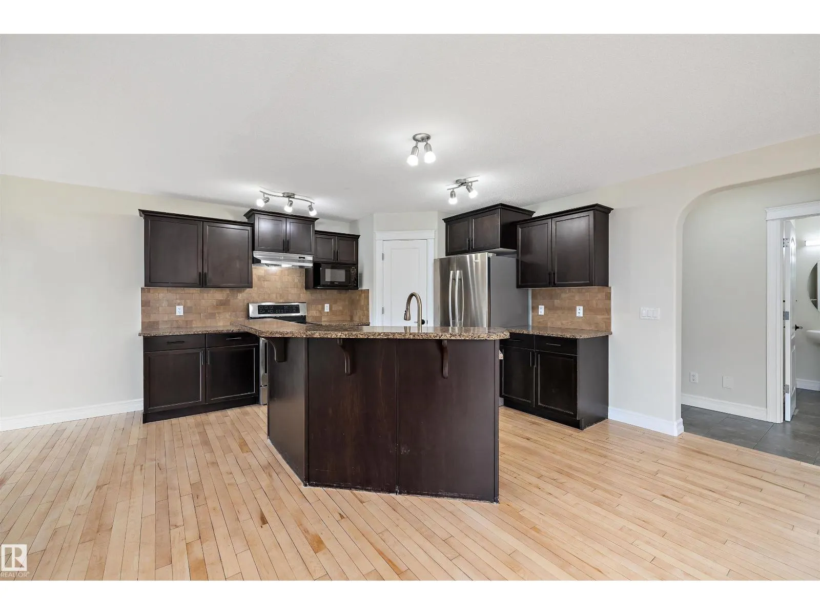 178 WOODBEND WY