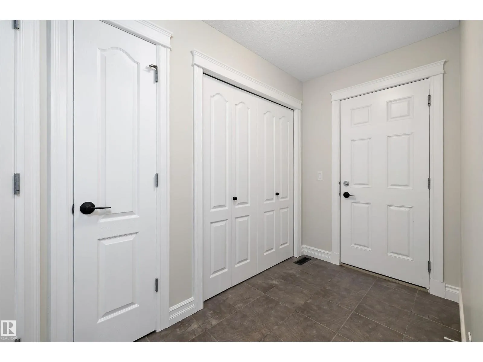 178 WOODBEND WY