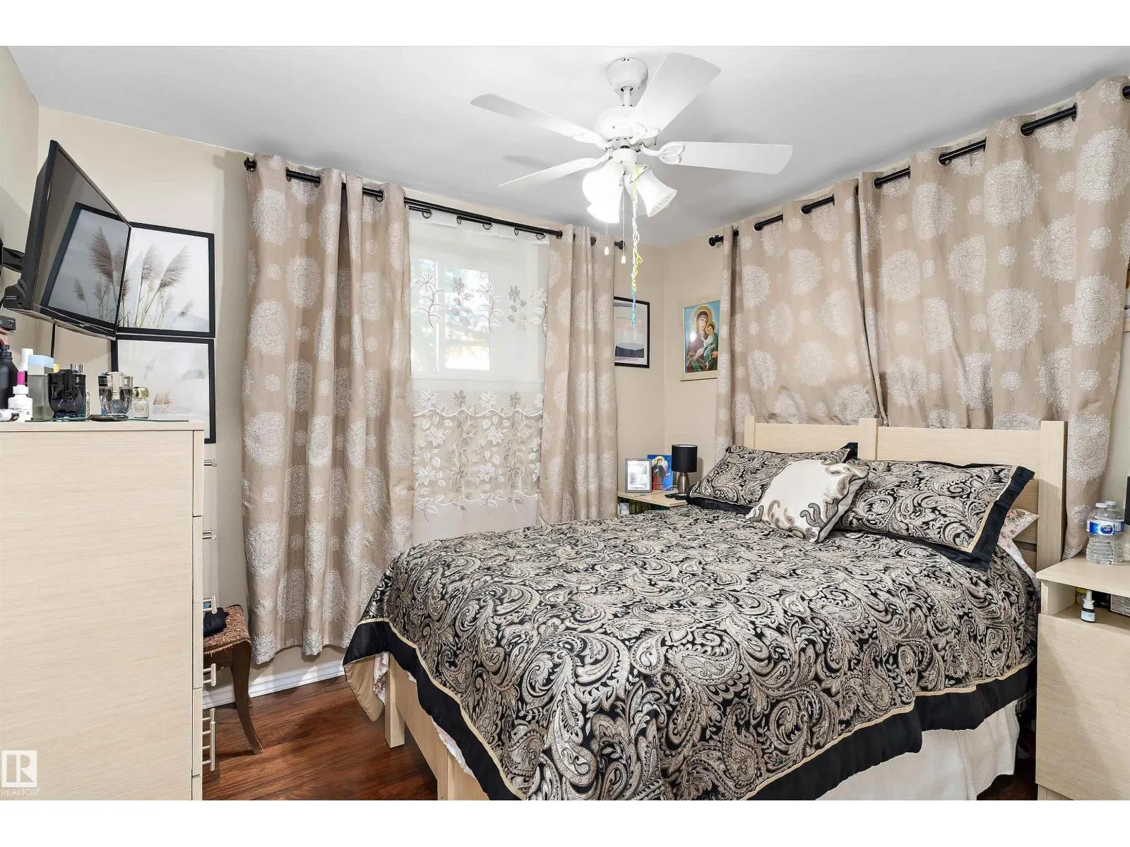 11911 70 ST NW