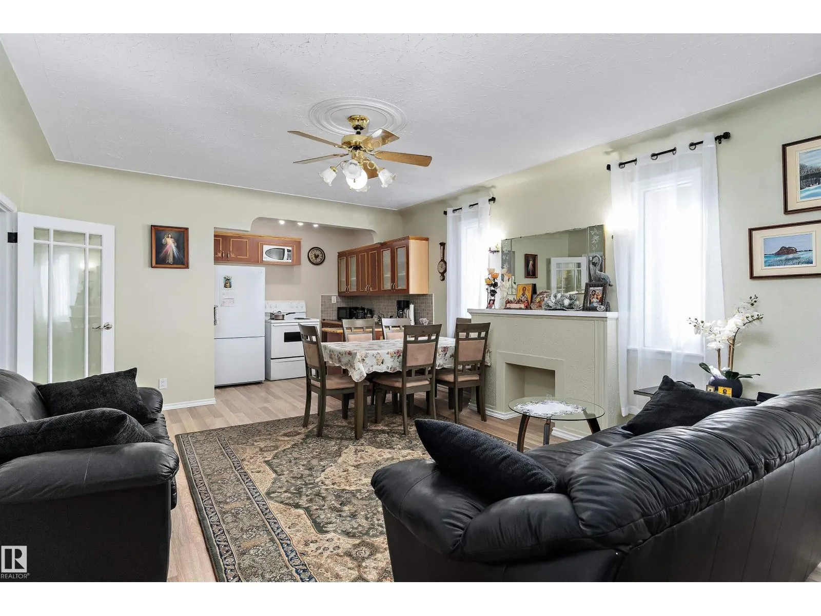 11911 70 ST NW