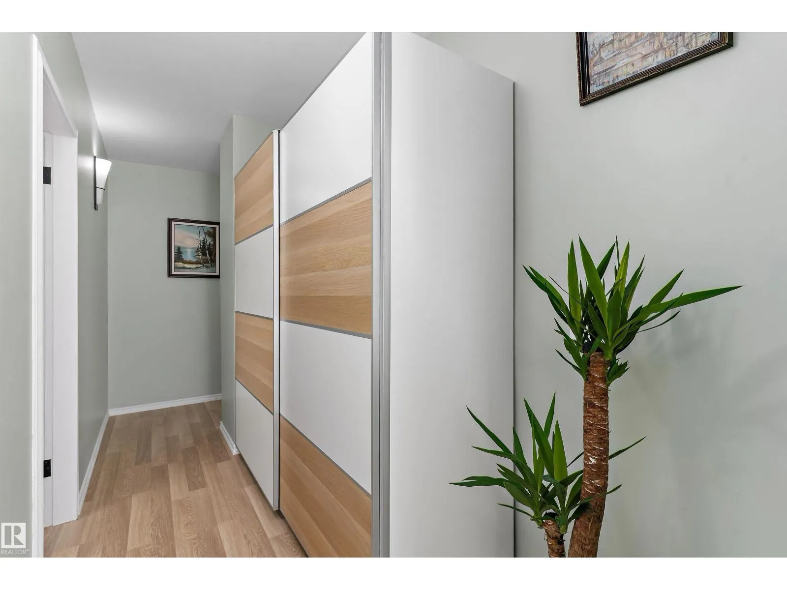 11911 70 ST NW