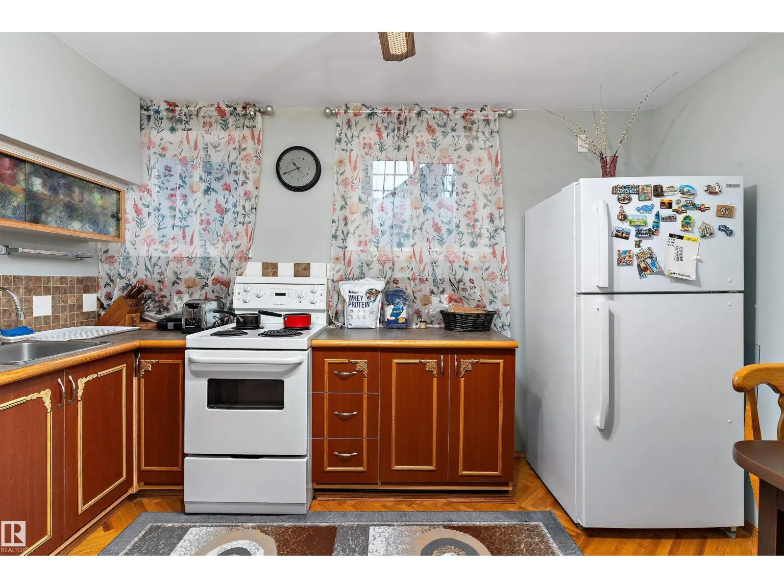 11911 70 ST NW