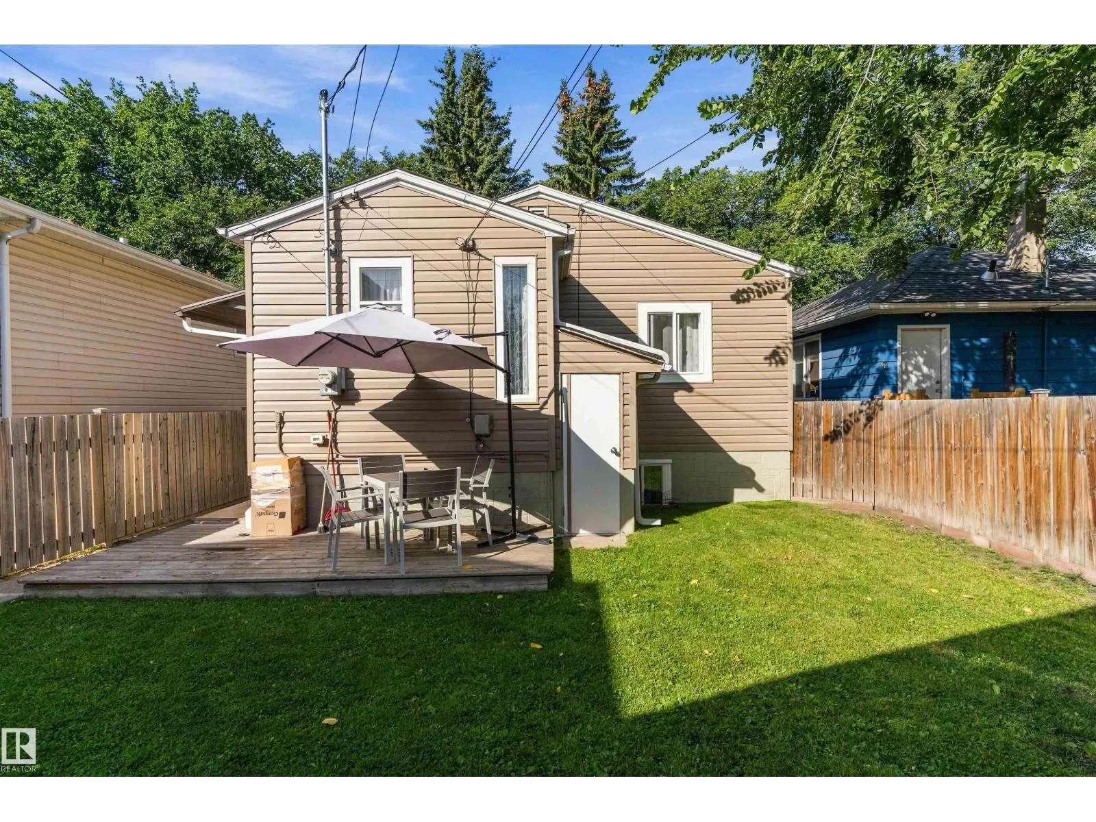 11911 70 ST NW
