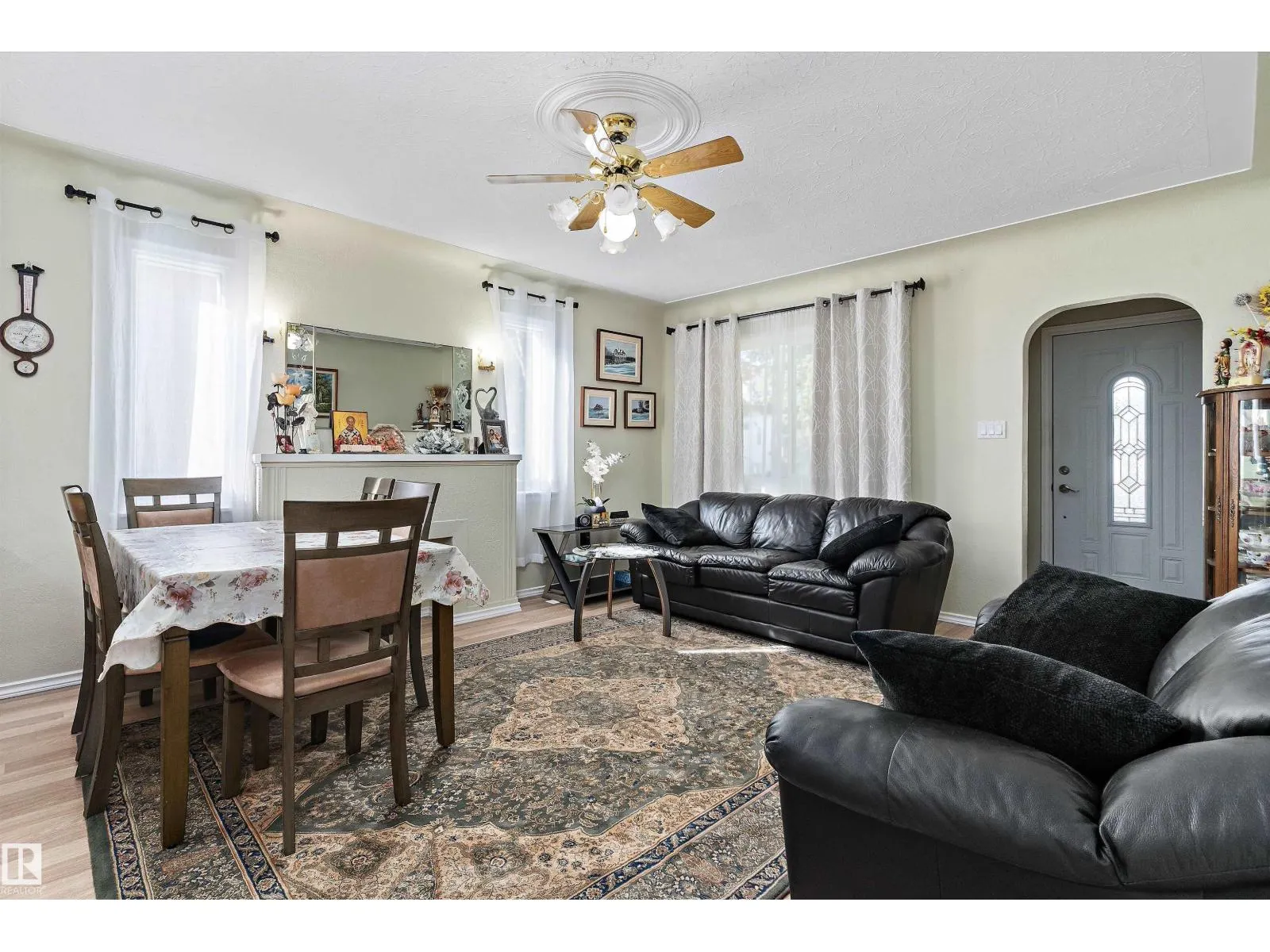 11911 70 ST NW