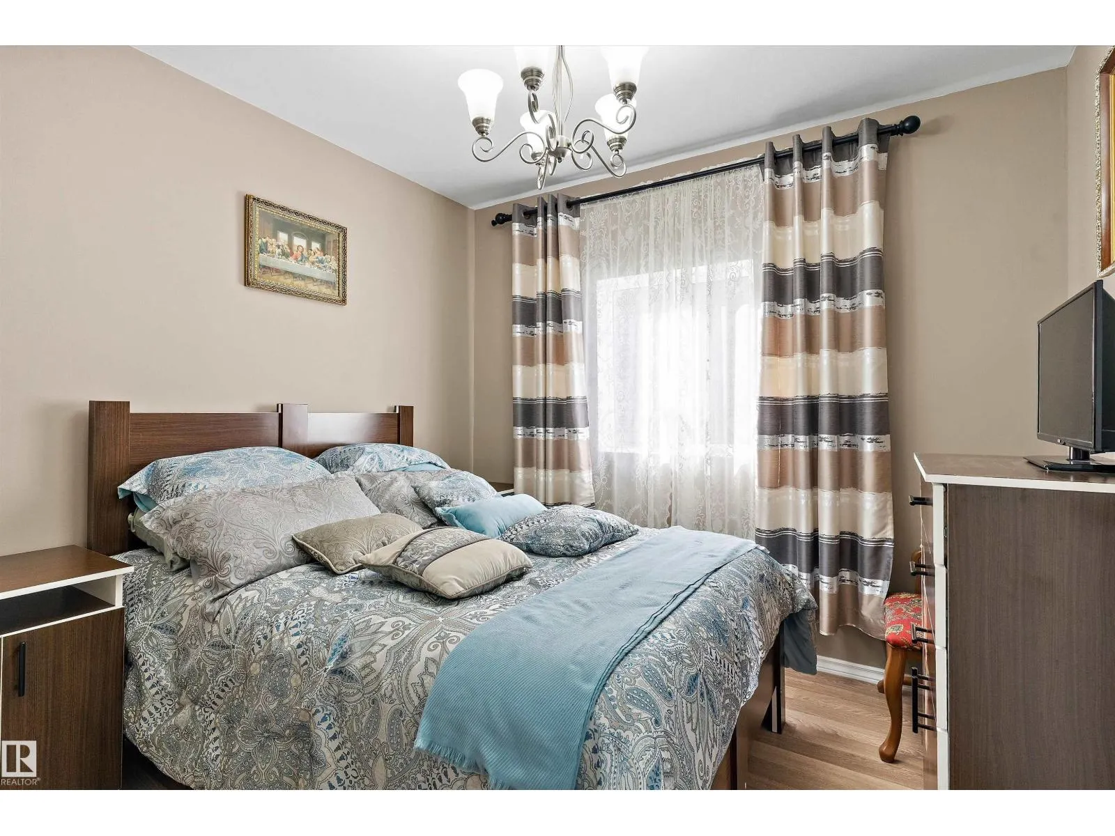 11911 70 ST NW