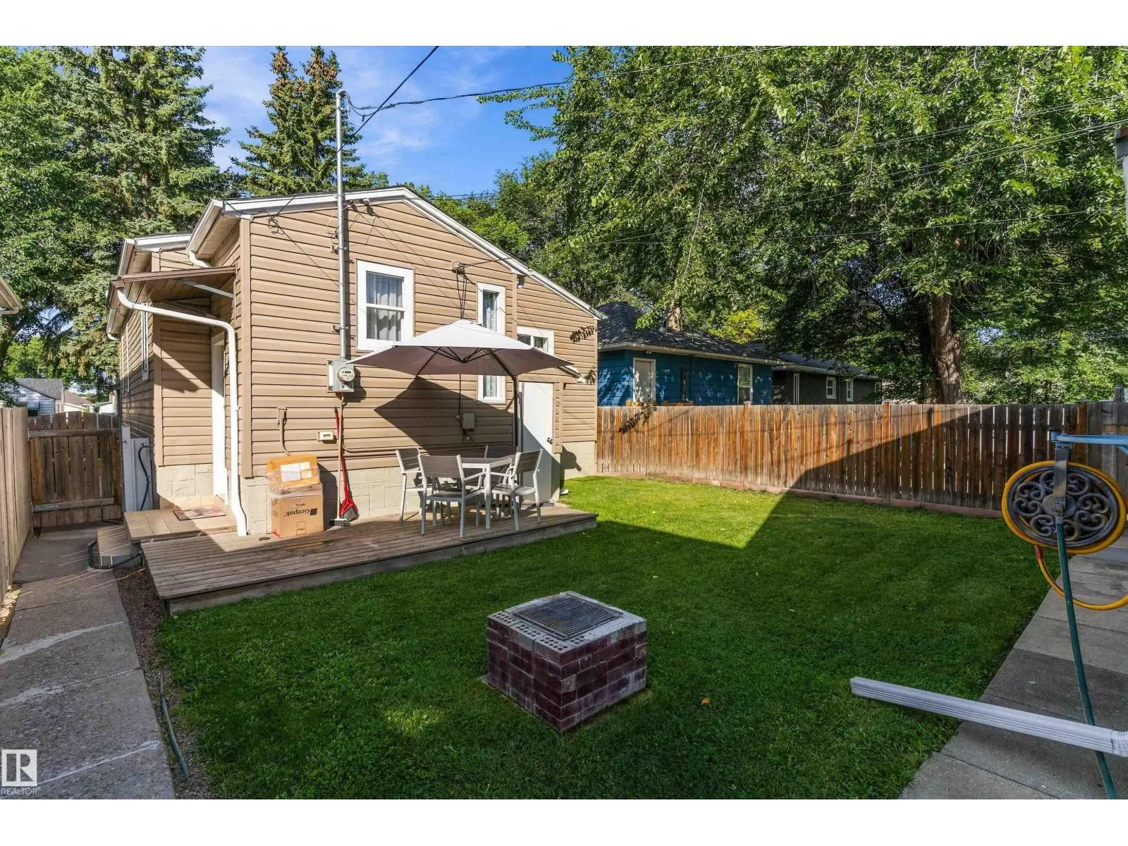 11911 70 ST NW