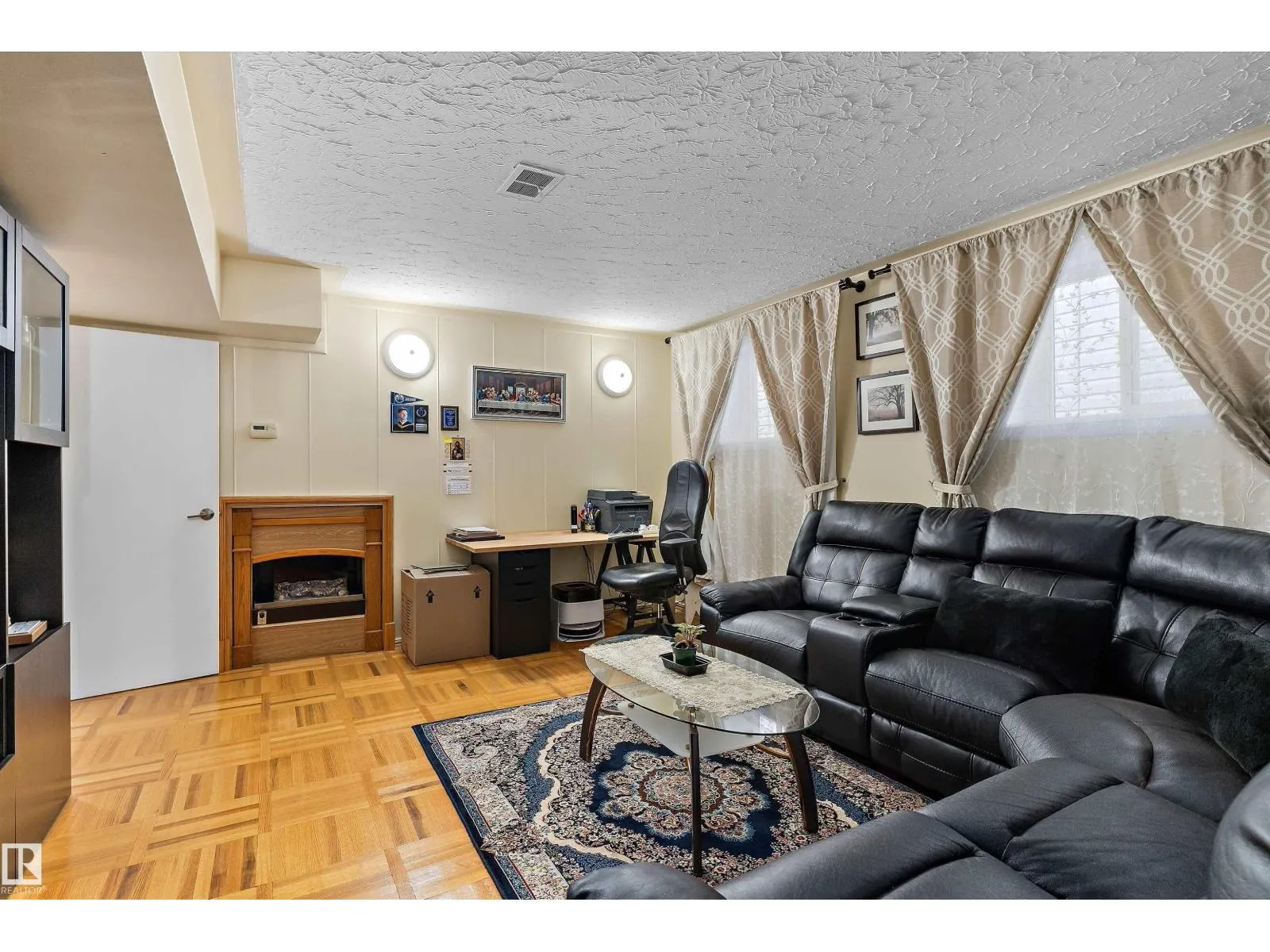 11911 70 ST NW