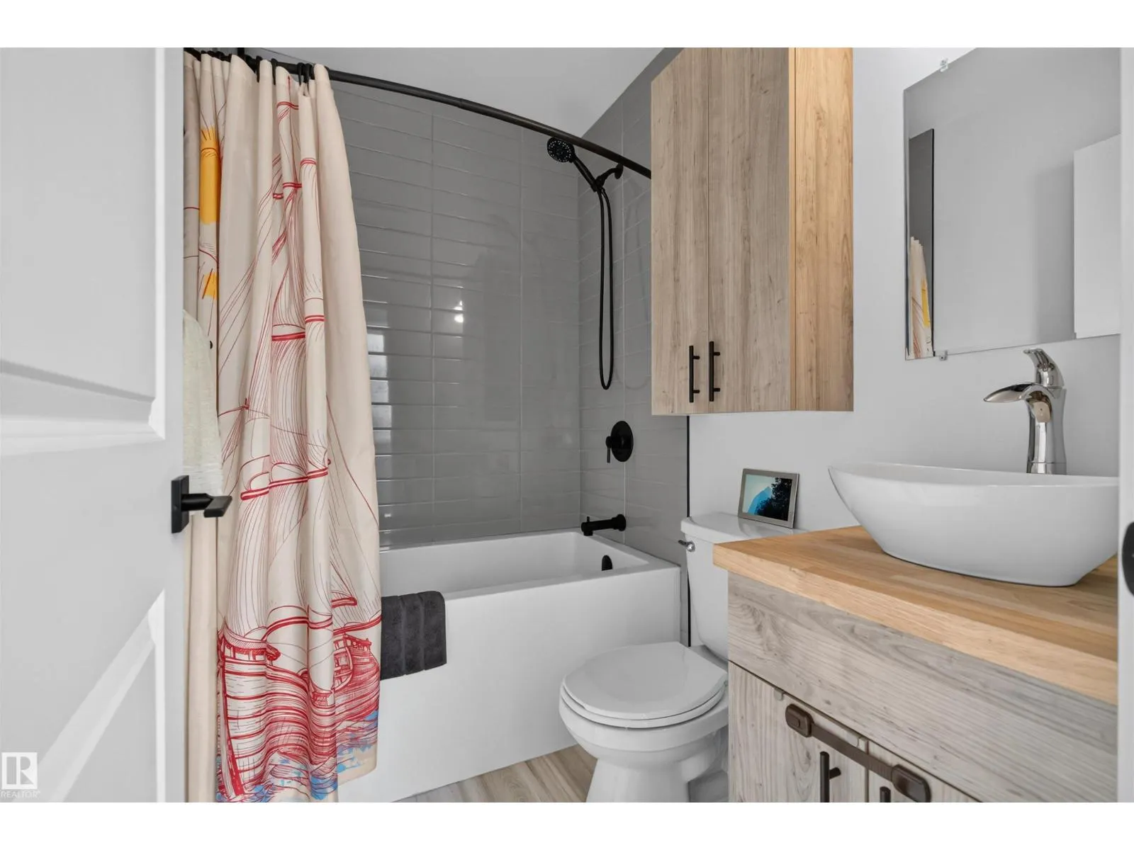10726 107 ST NW