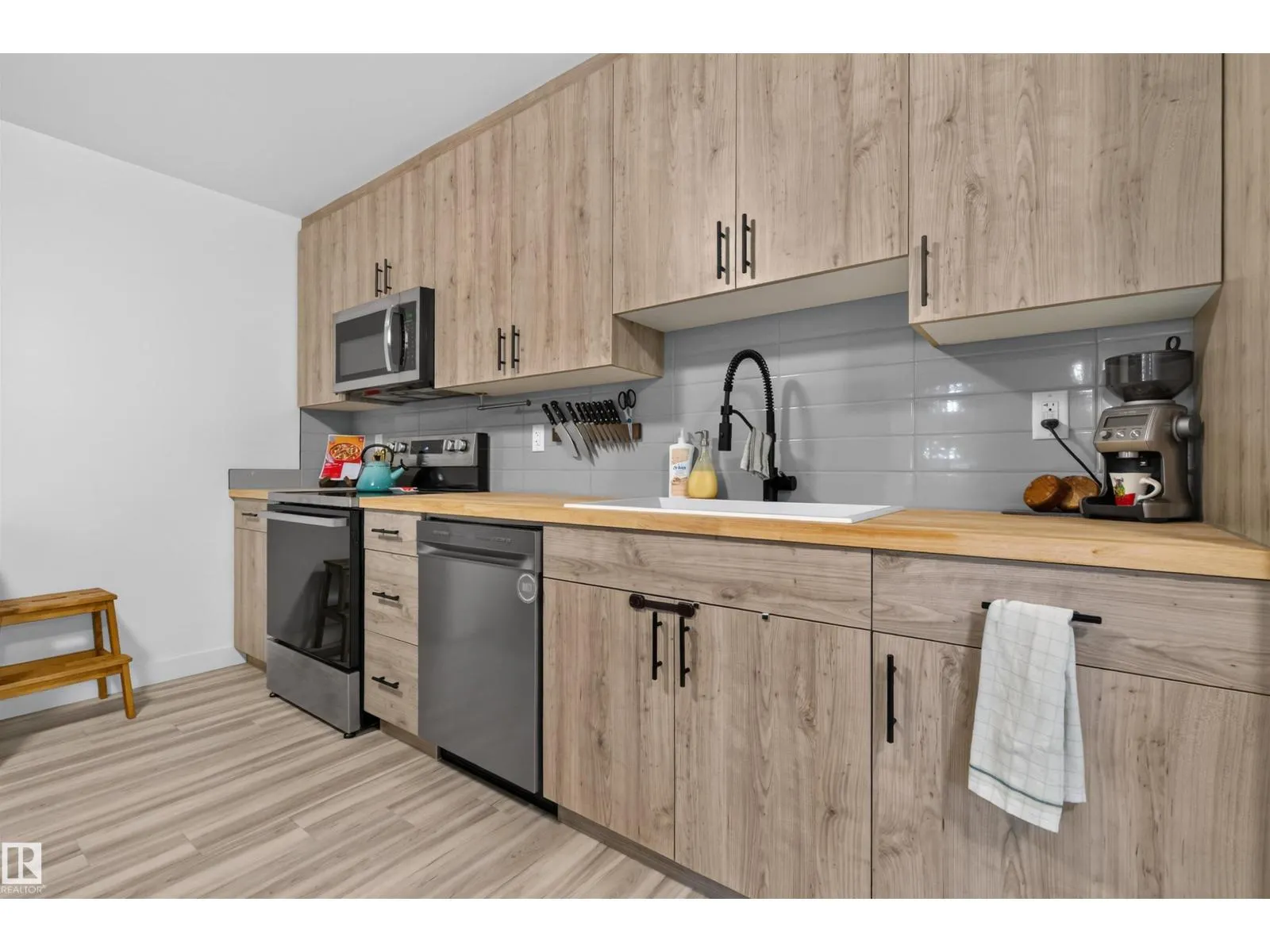 10726 107 ST NW