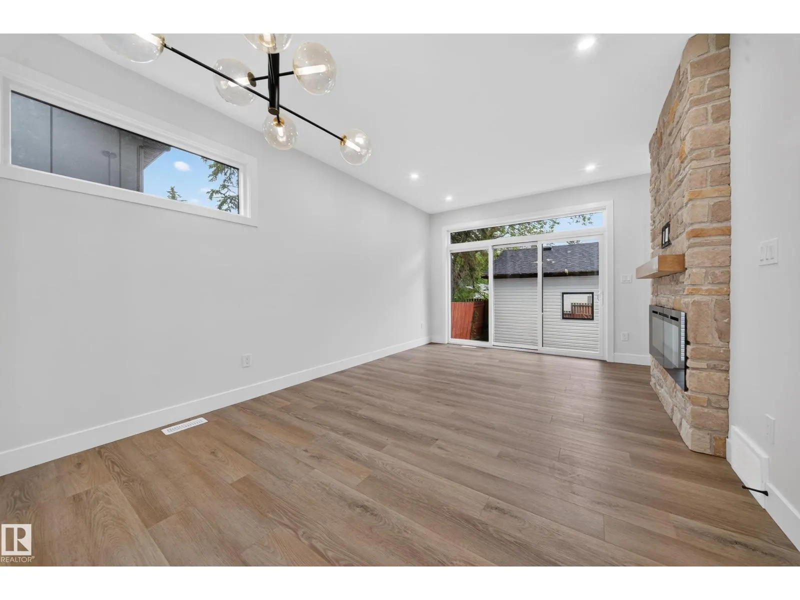 14610 85 AV NW