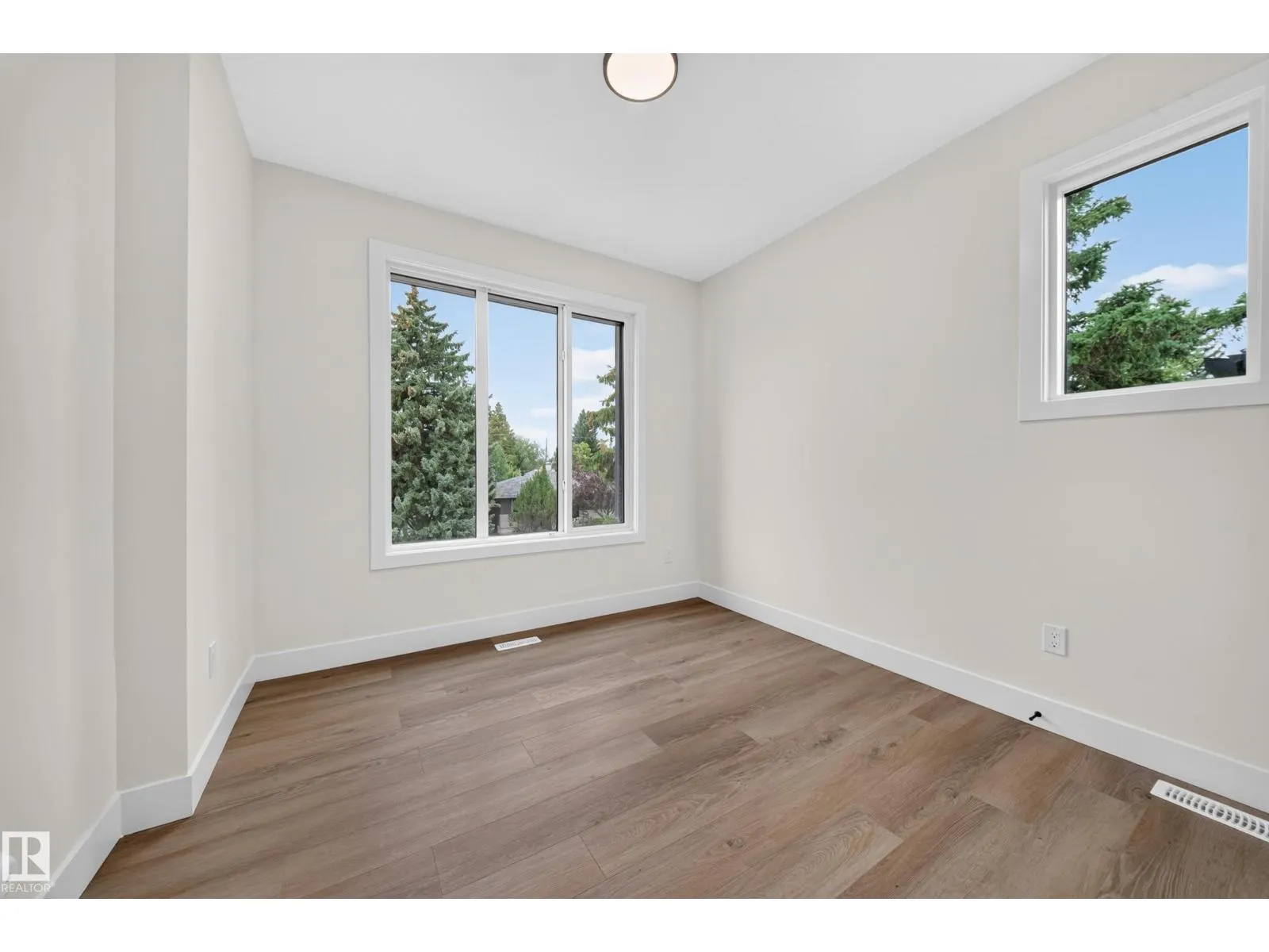 14610 85 AV NW