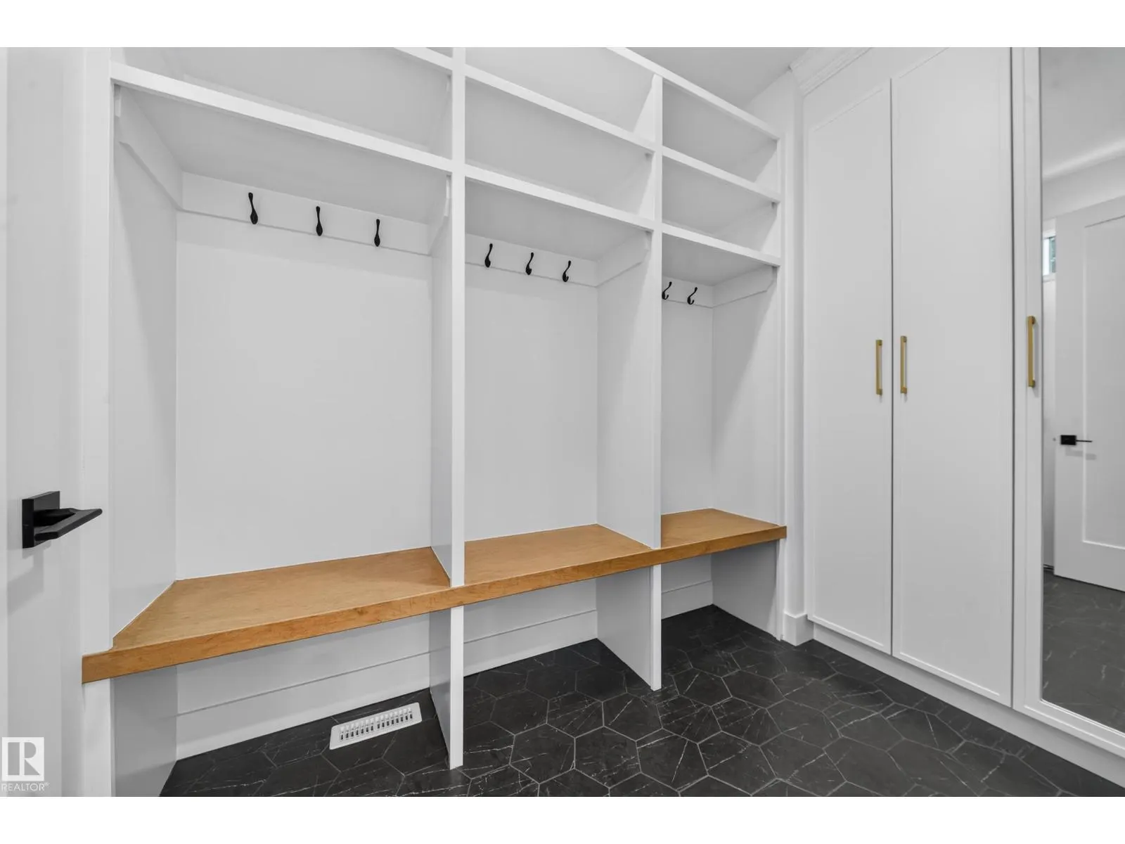 14610 85 AV NW