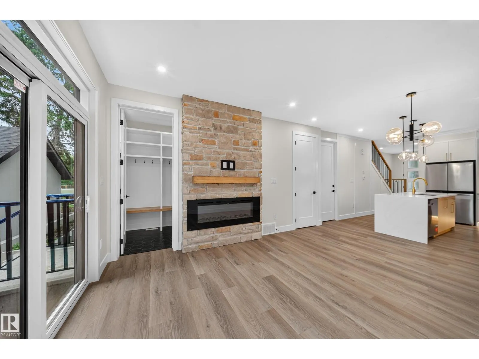 14610 85 AV NW
