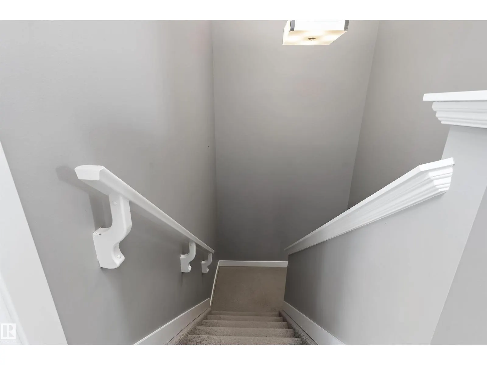 948 MORRIS WY
