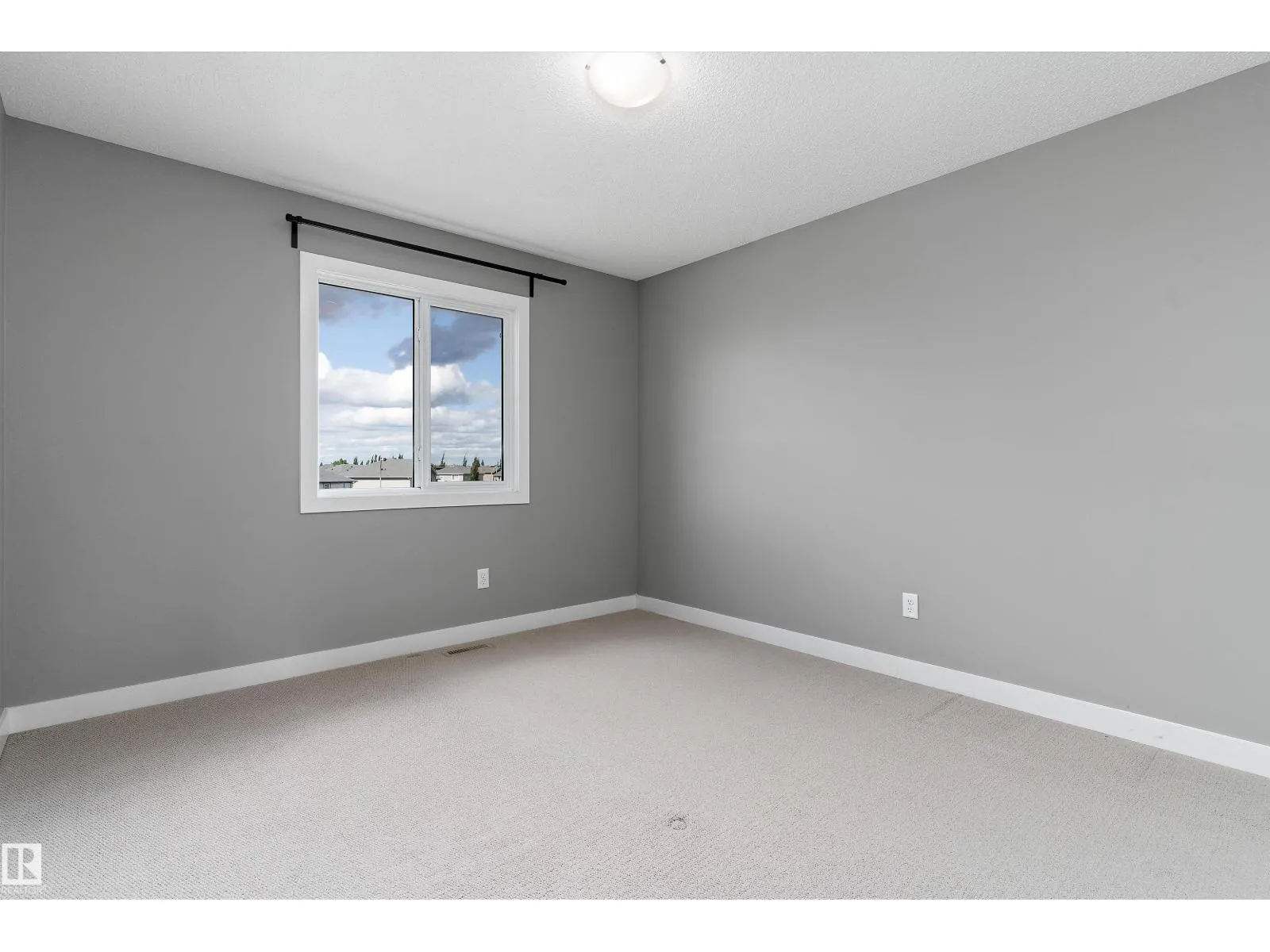 948 MORRIS WY