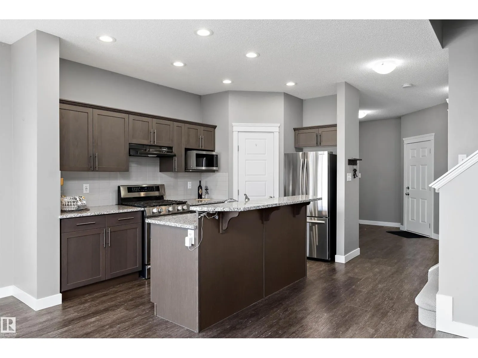 948 MORRIS WY