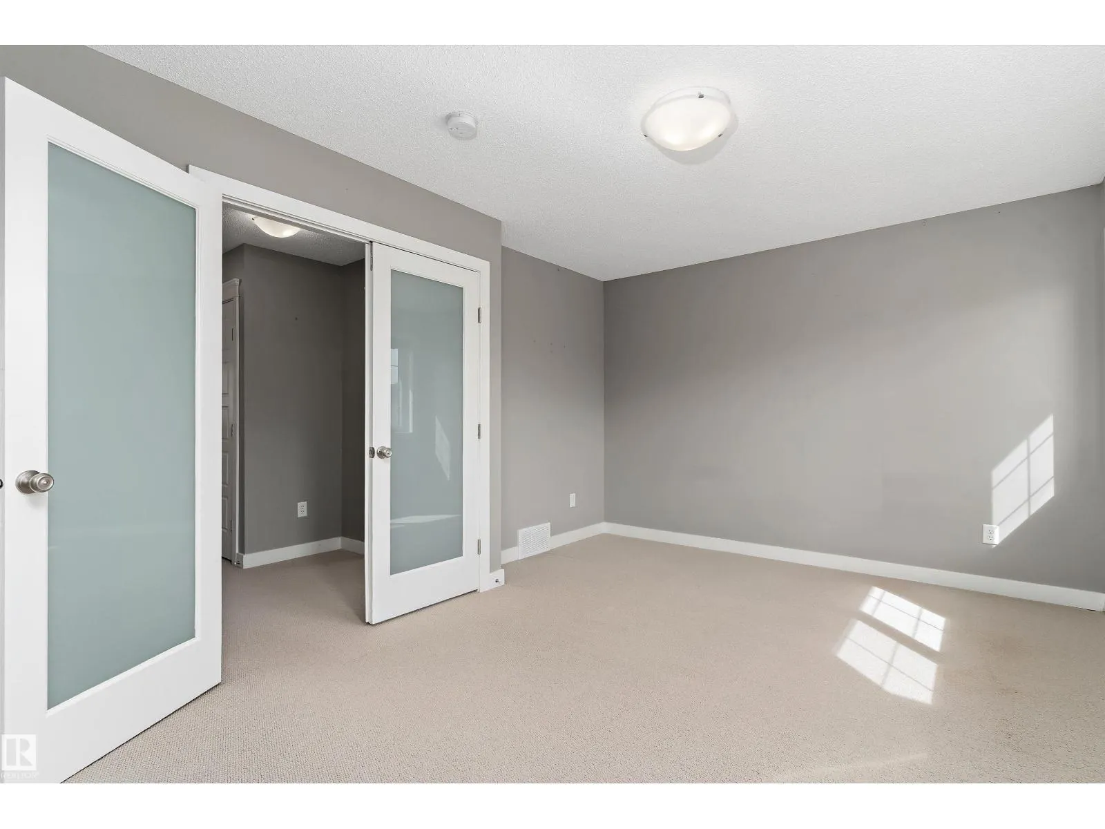948 MORRIS WY