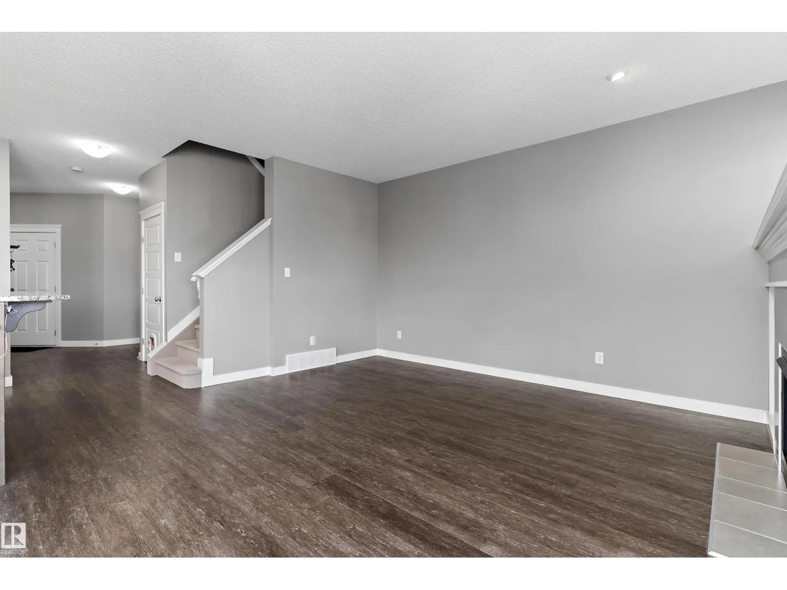 948 MORRIS WY