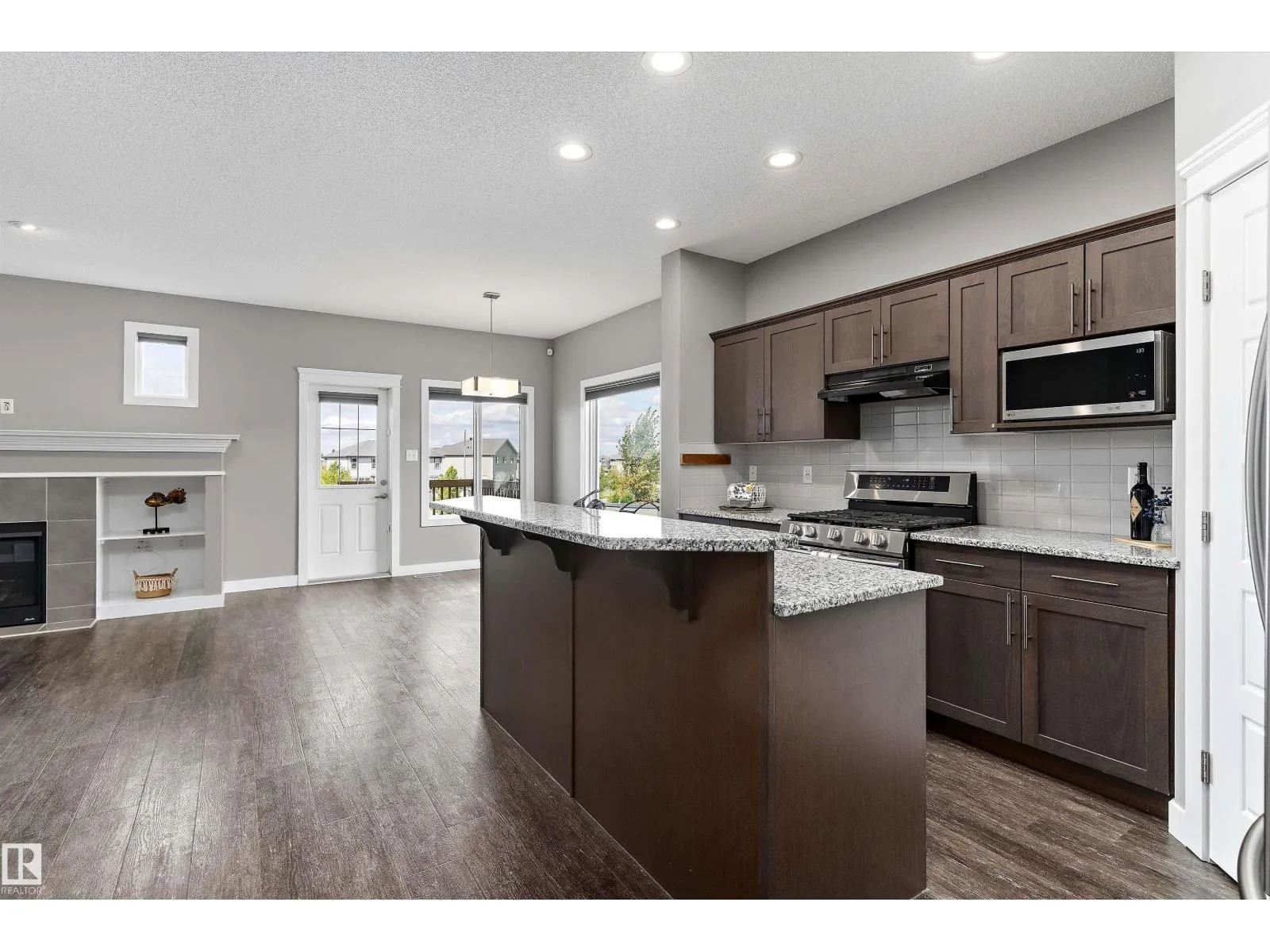 948 MORRIS WY