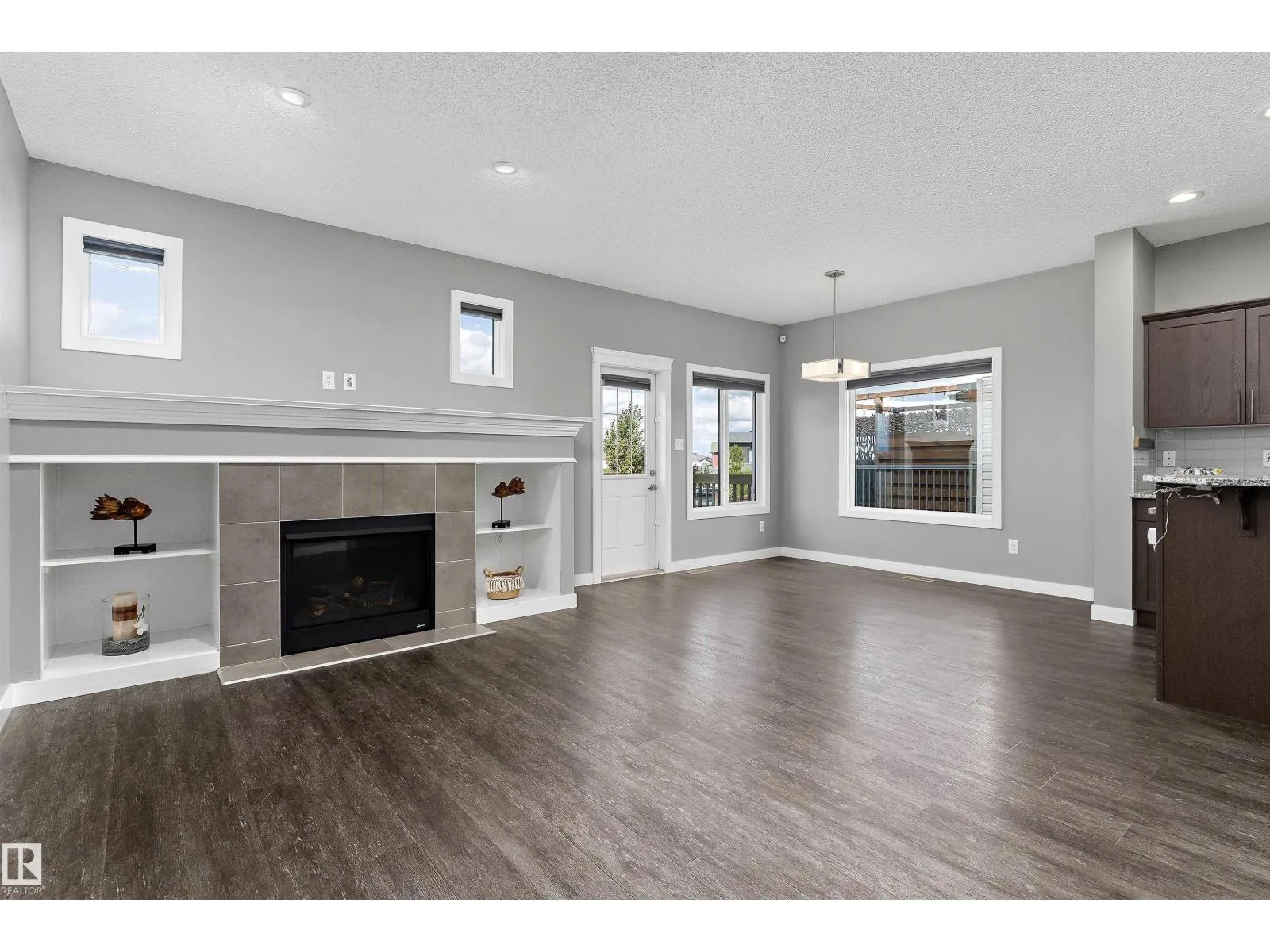948 MORRIS WY